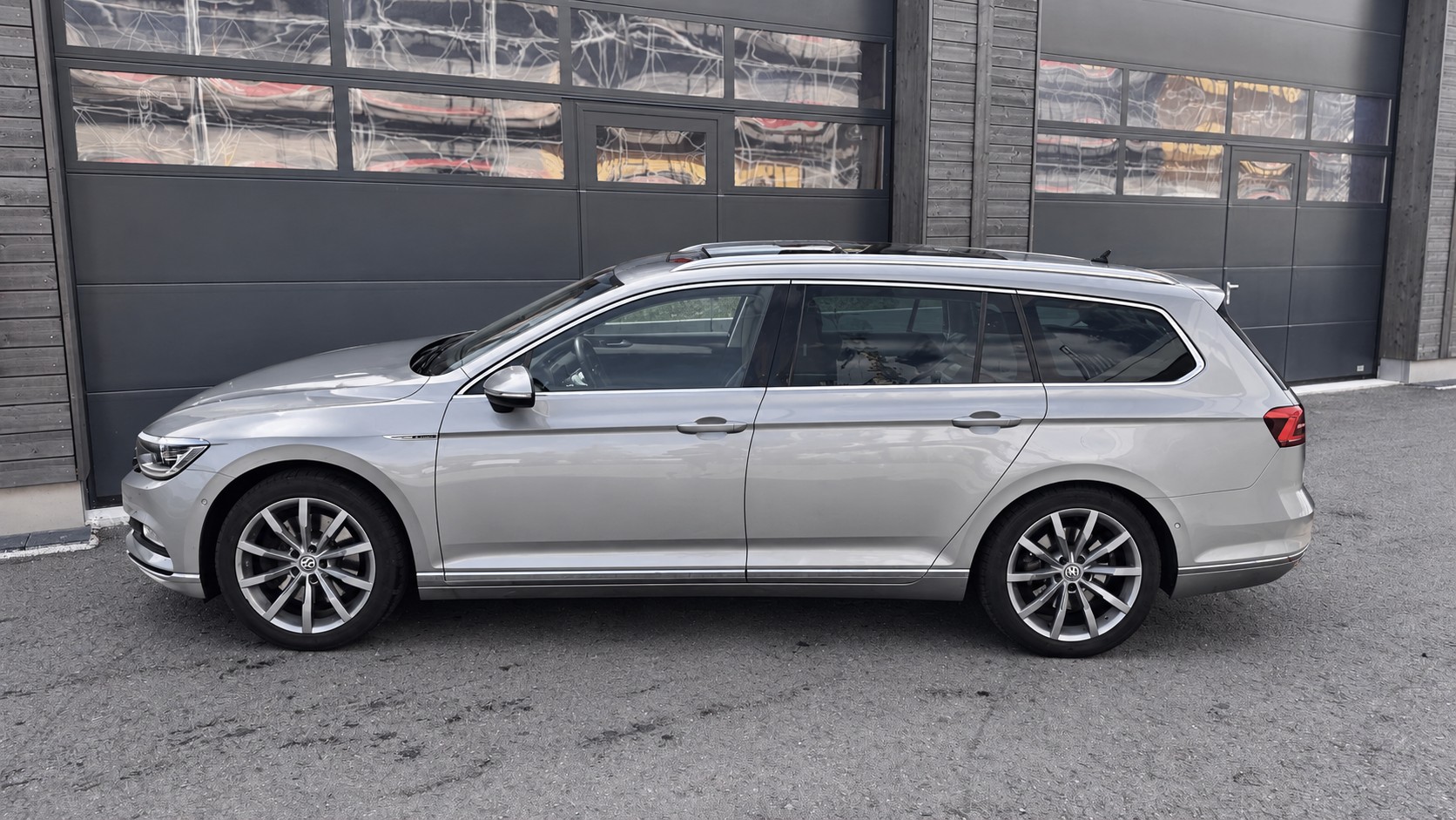 VW Passat Variant 2.0 TDI BMT High. DSG 4Motion-image-1