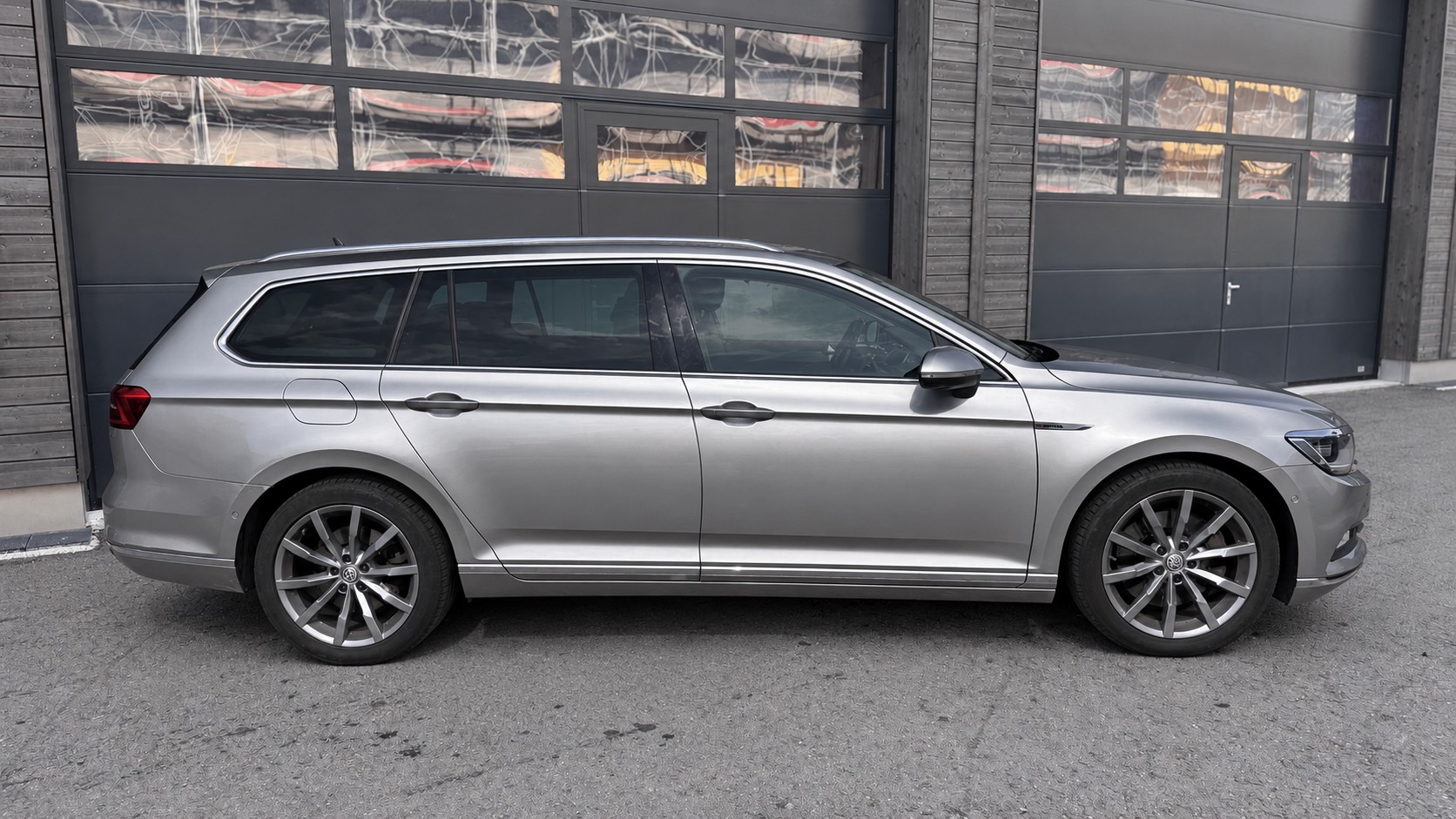 VW Passat Variant 2.0 TDI BMT High. DSG 4Motion-image-2