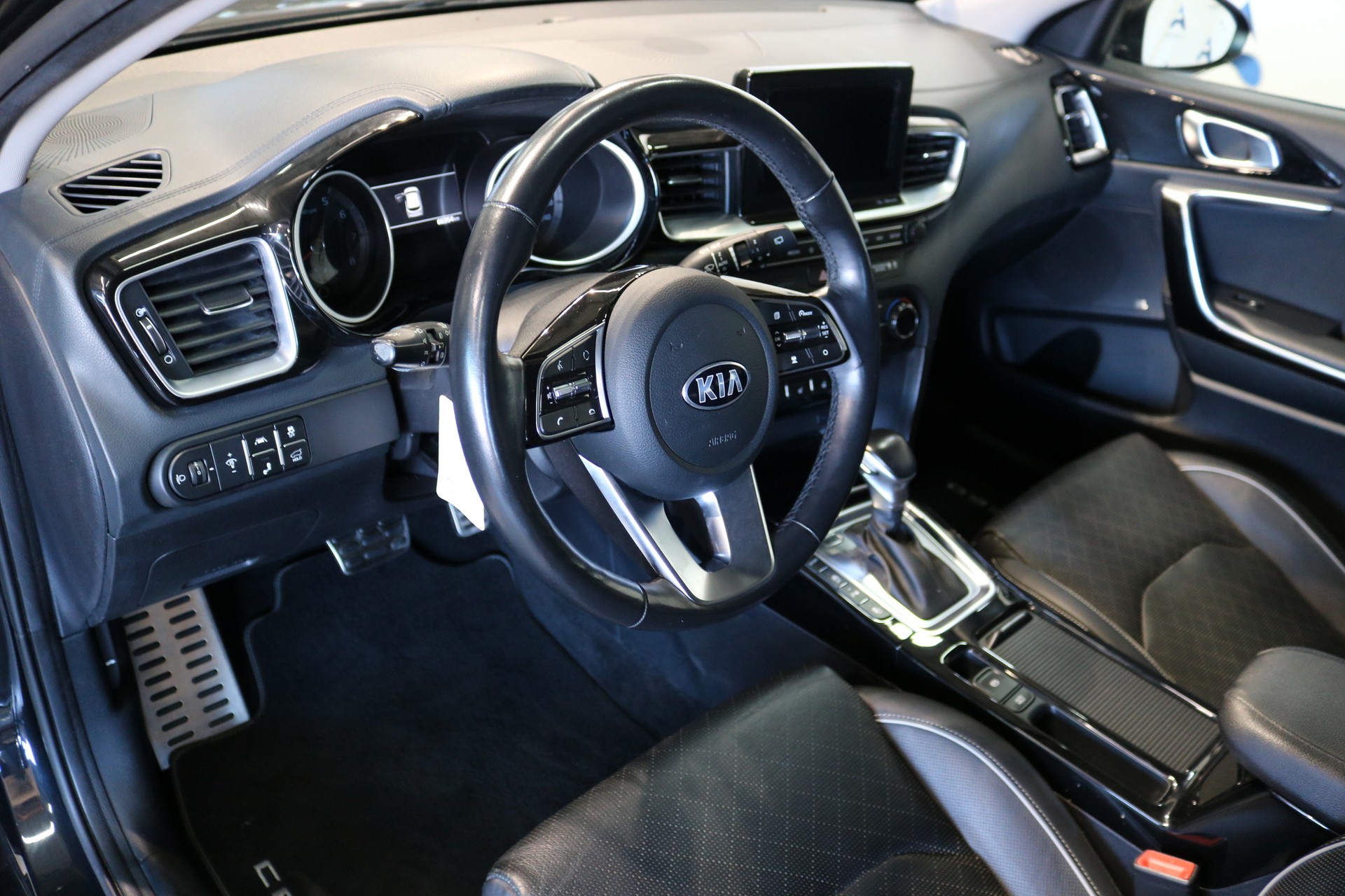 KIA Ceed Sportswagon 1.4 T-GDi Style DCT-image-39