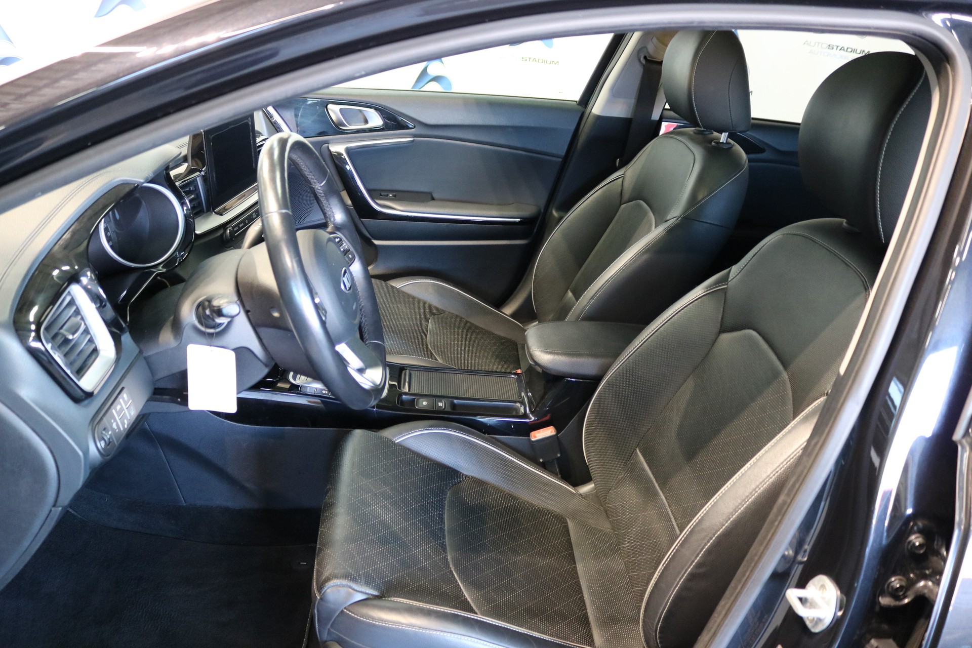 KIA Ceed Sportswagon 1.4 T-GDi Style DCT-image-37