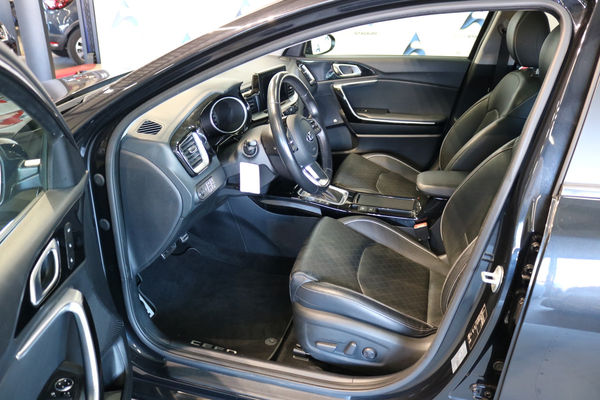 KIA Ceed Sportswagon 1.4 T-GDi Style DCT-image-2