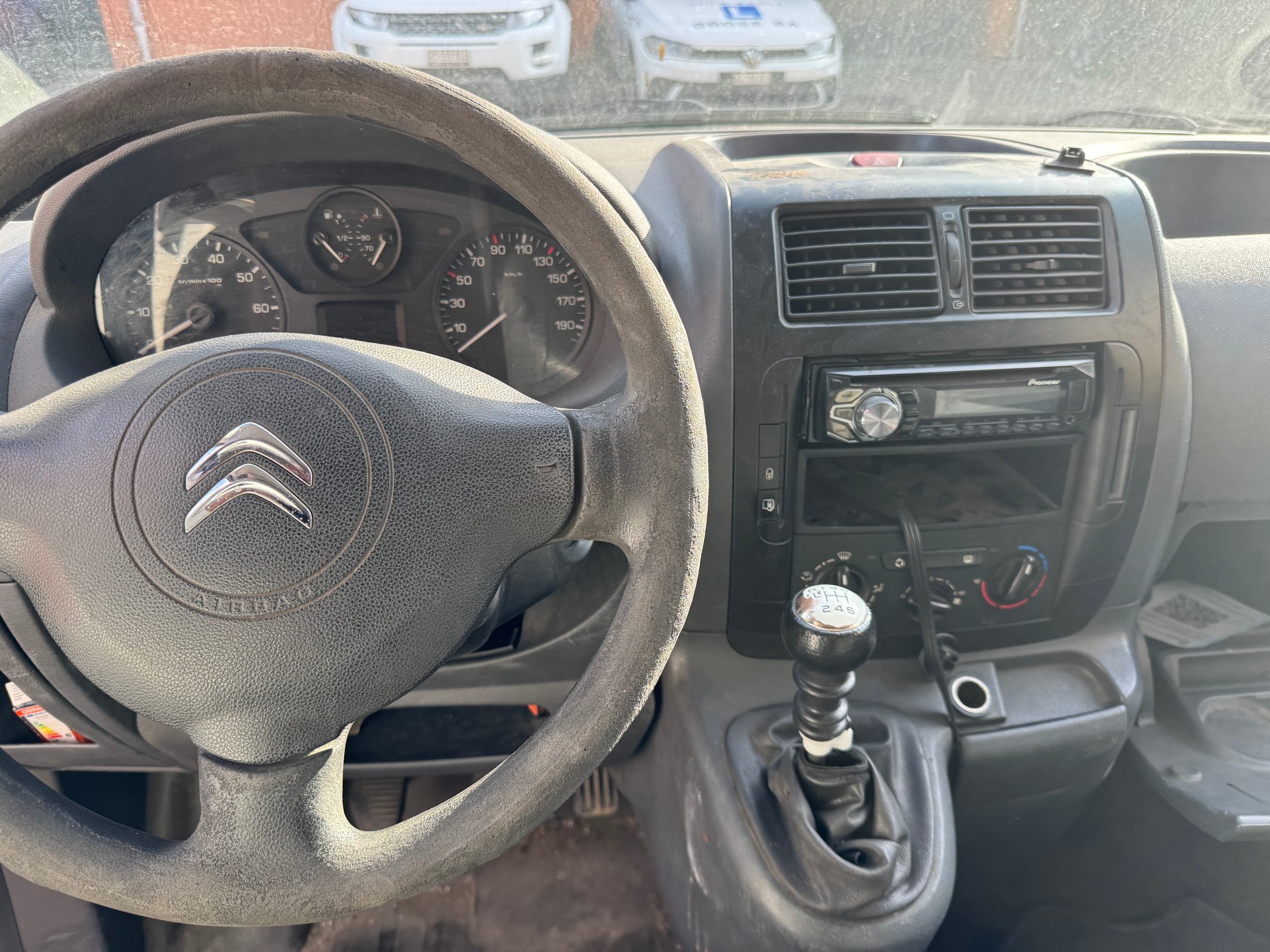 CITROEN Jumpy 2.0 HDi 12 L2H1-image-12