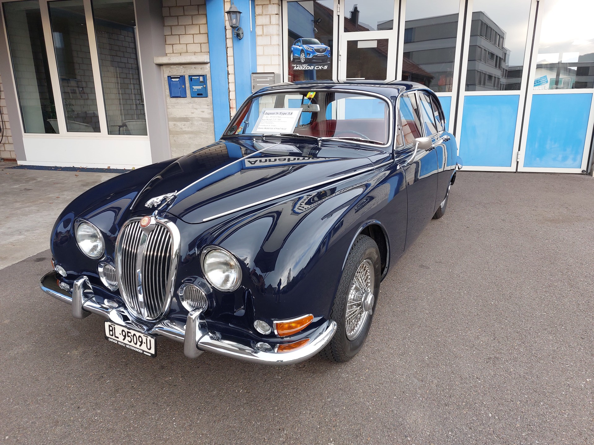 JAGUAR S-TYPE-showroom-element-2