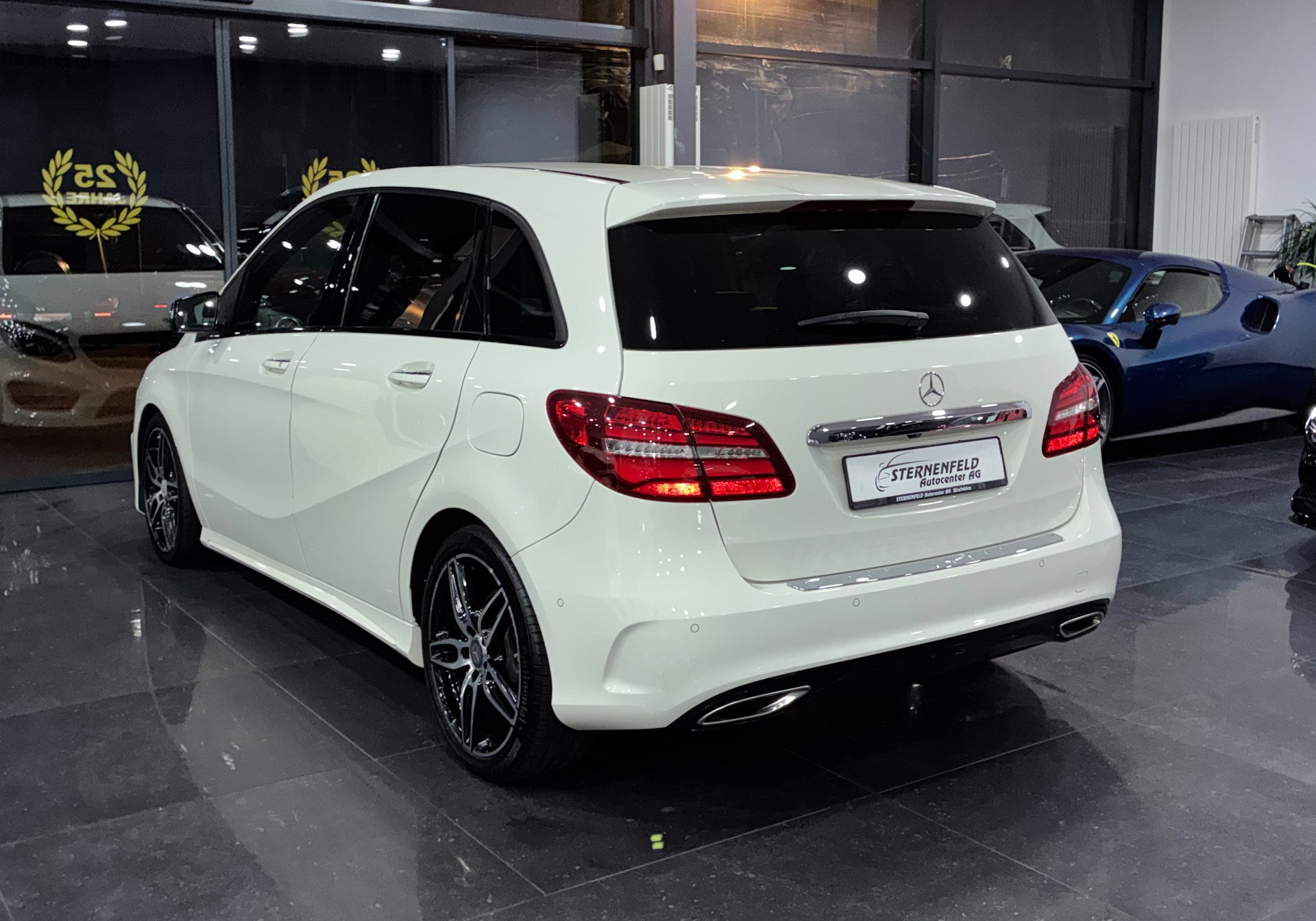 MERCEDES-BENZ B 220 CDI Swiss Star Edition AMG Line 4Matic-image-3