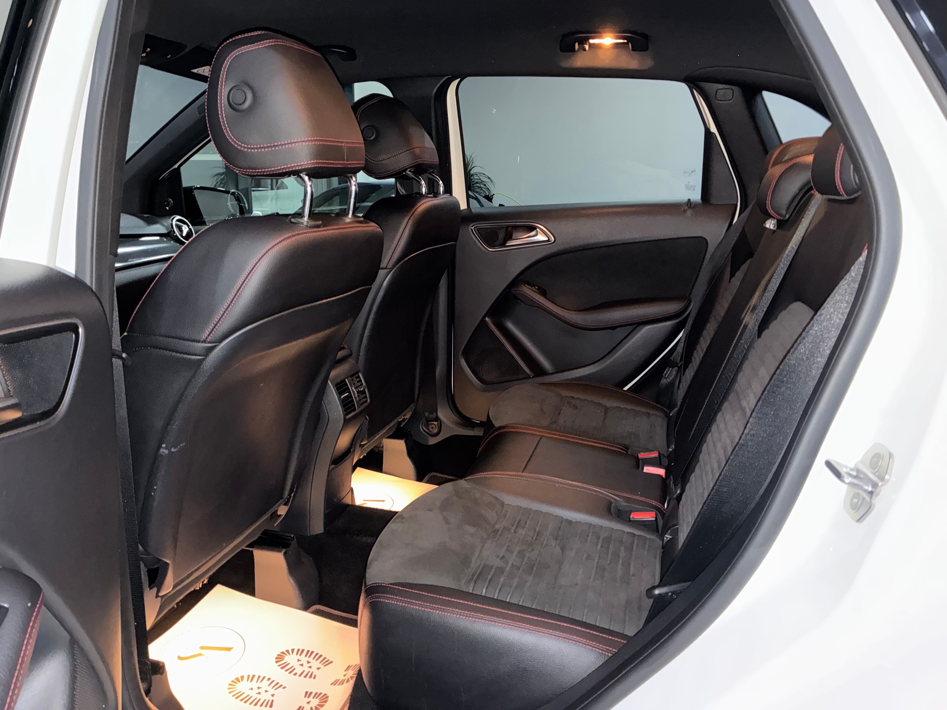 MERCEDES-BENZ B 220 CDI Swiss Star Edition AMG Line 4Matic-image-9