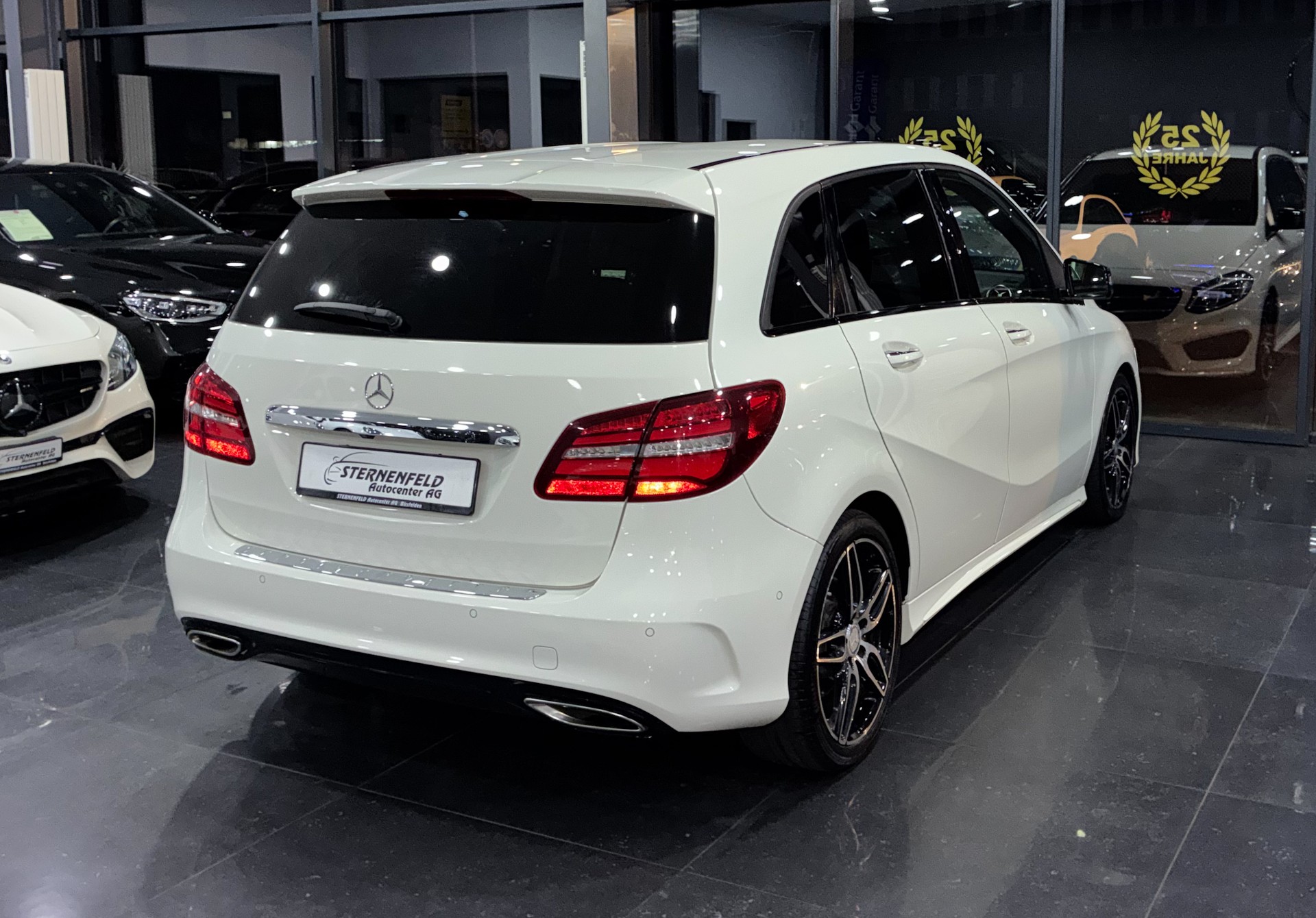 MERCEDES-BENZ B 220 CDI Swiss Star Edition AMG Line 4Matic-image-4
