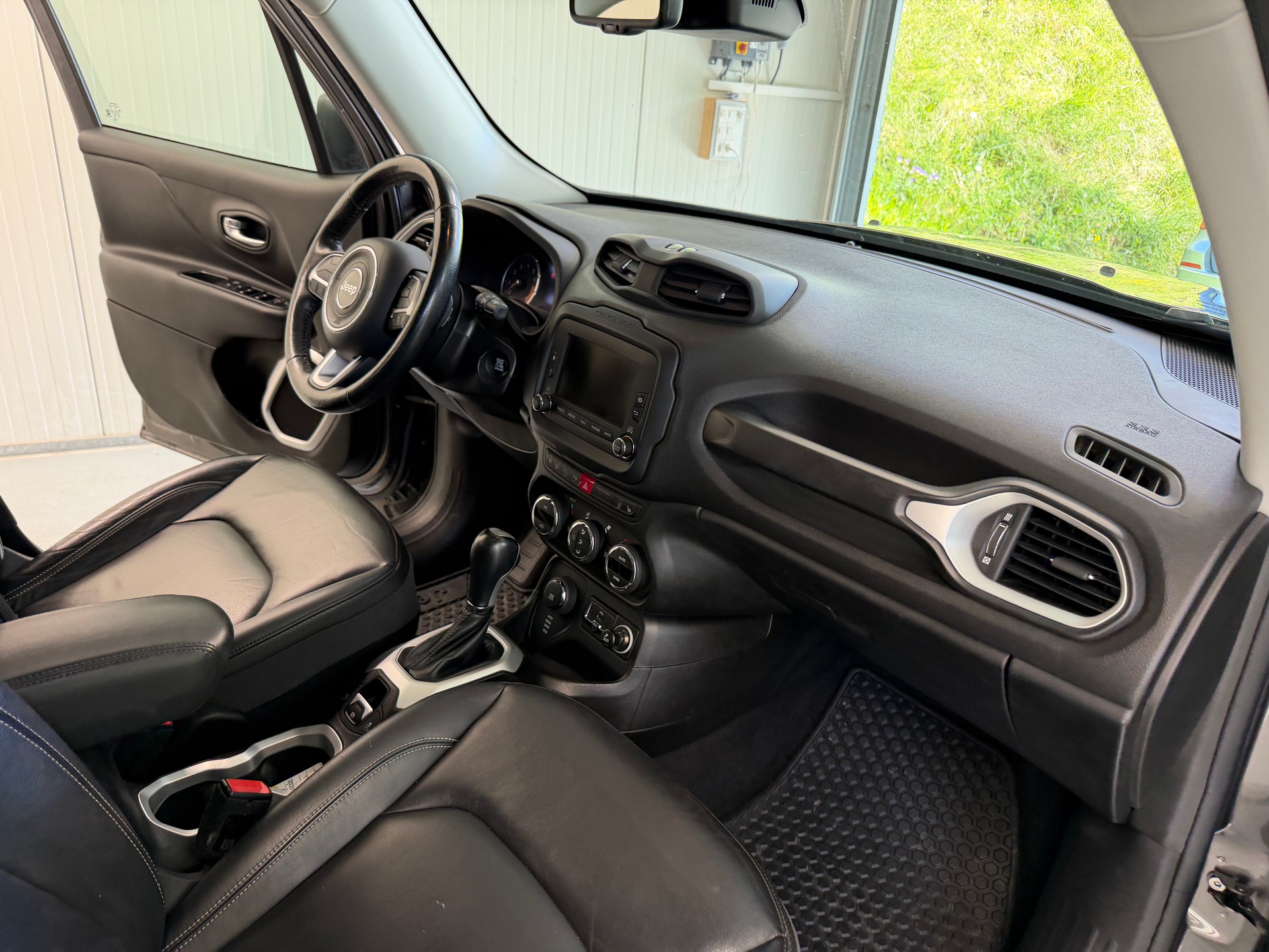 JEEP Renegade 1.4 Turbo Limited AWD-image-18