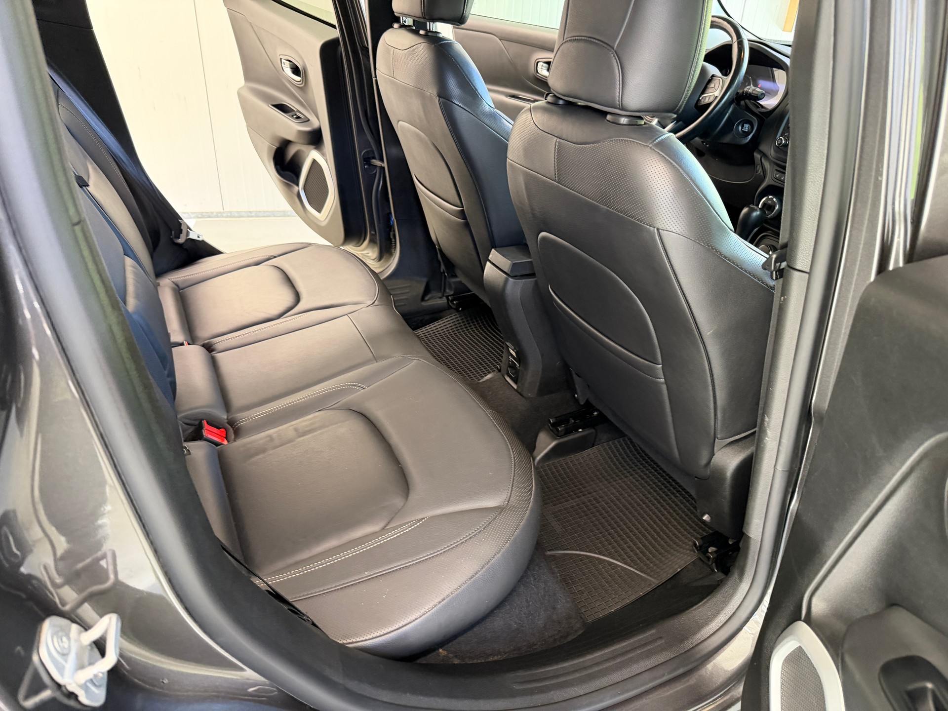 JEEP Renegade 1.4 Turbo Limited AWD-image-16
