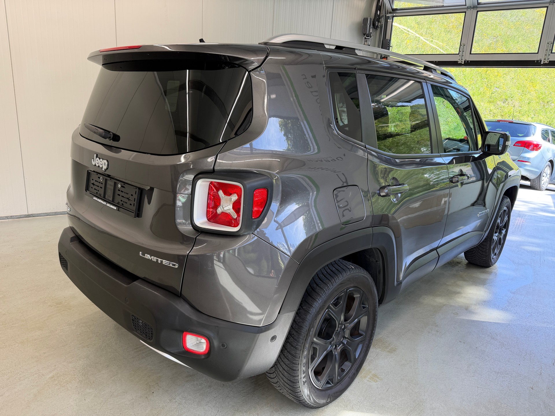 JEEP Renegade 1.4 Turbo Limited AWD-image-3