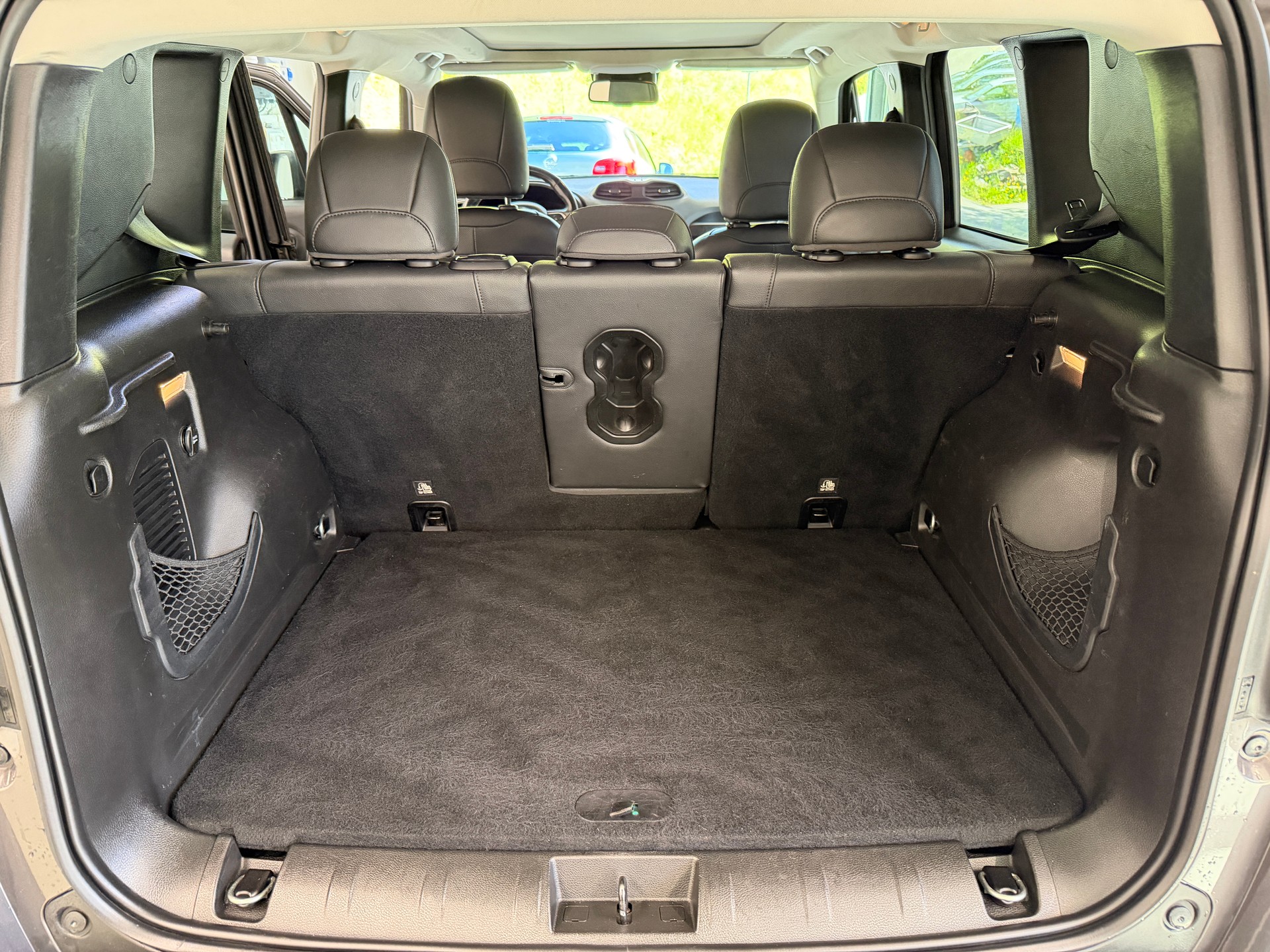 JEEP Renegade 1.4 Turbo Limited AWD-image-15