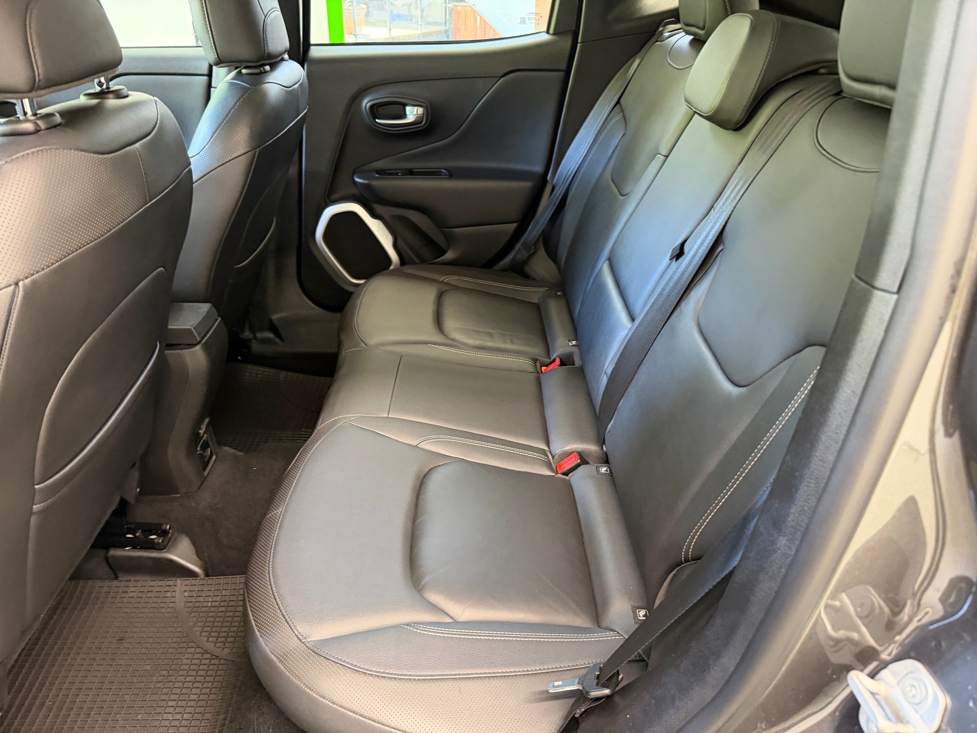 JEEP Renegade 1.4 Turbo Limited AWD-image-14