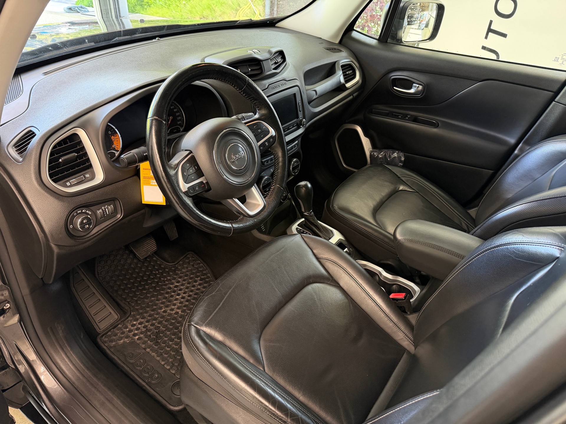 JEEP Renegade 1.4 Turbo Limited AWD-image-10