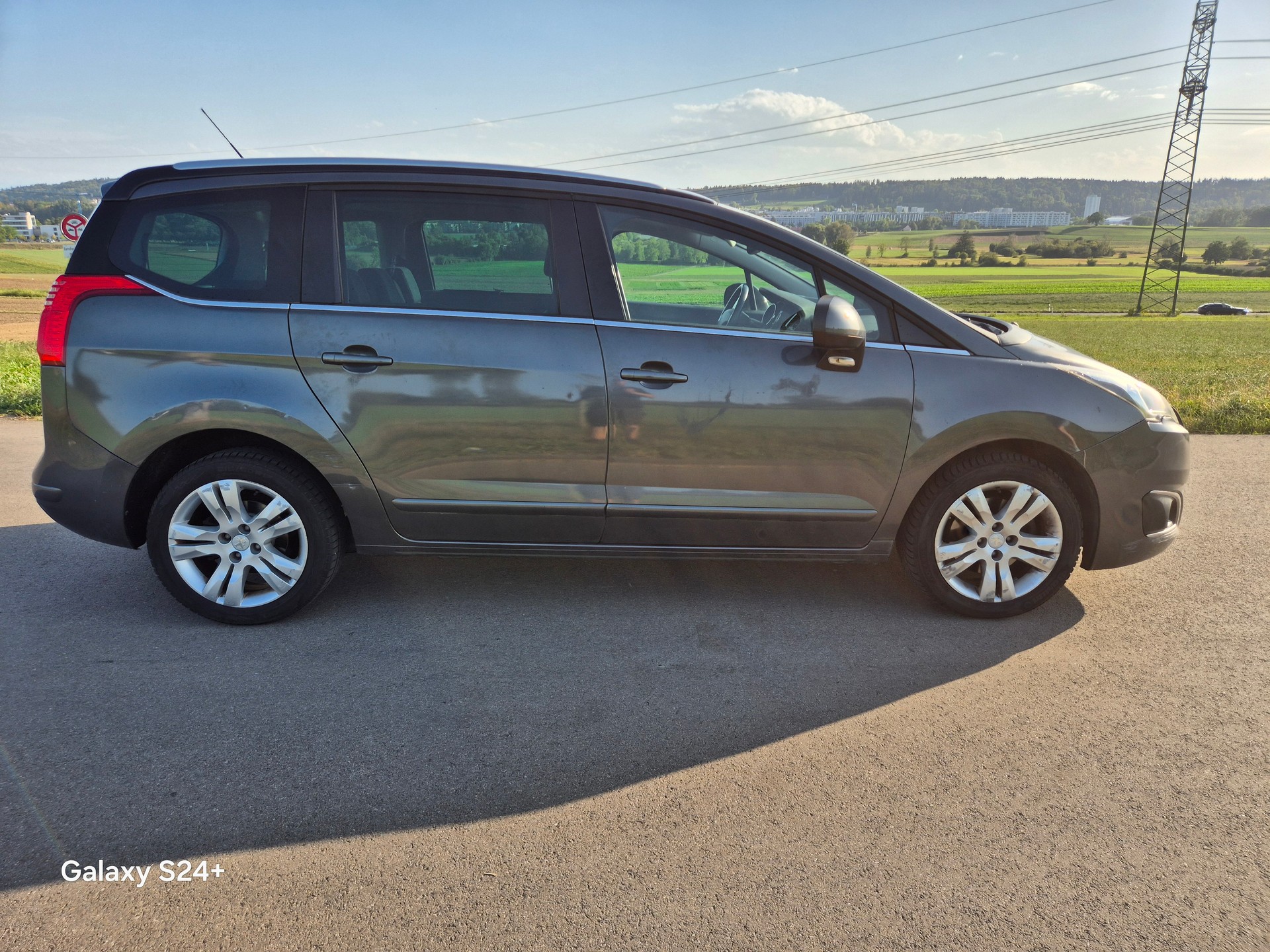 PEUGEOT 5008 1.6 16V T Style Tiptronic-image-3