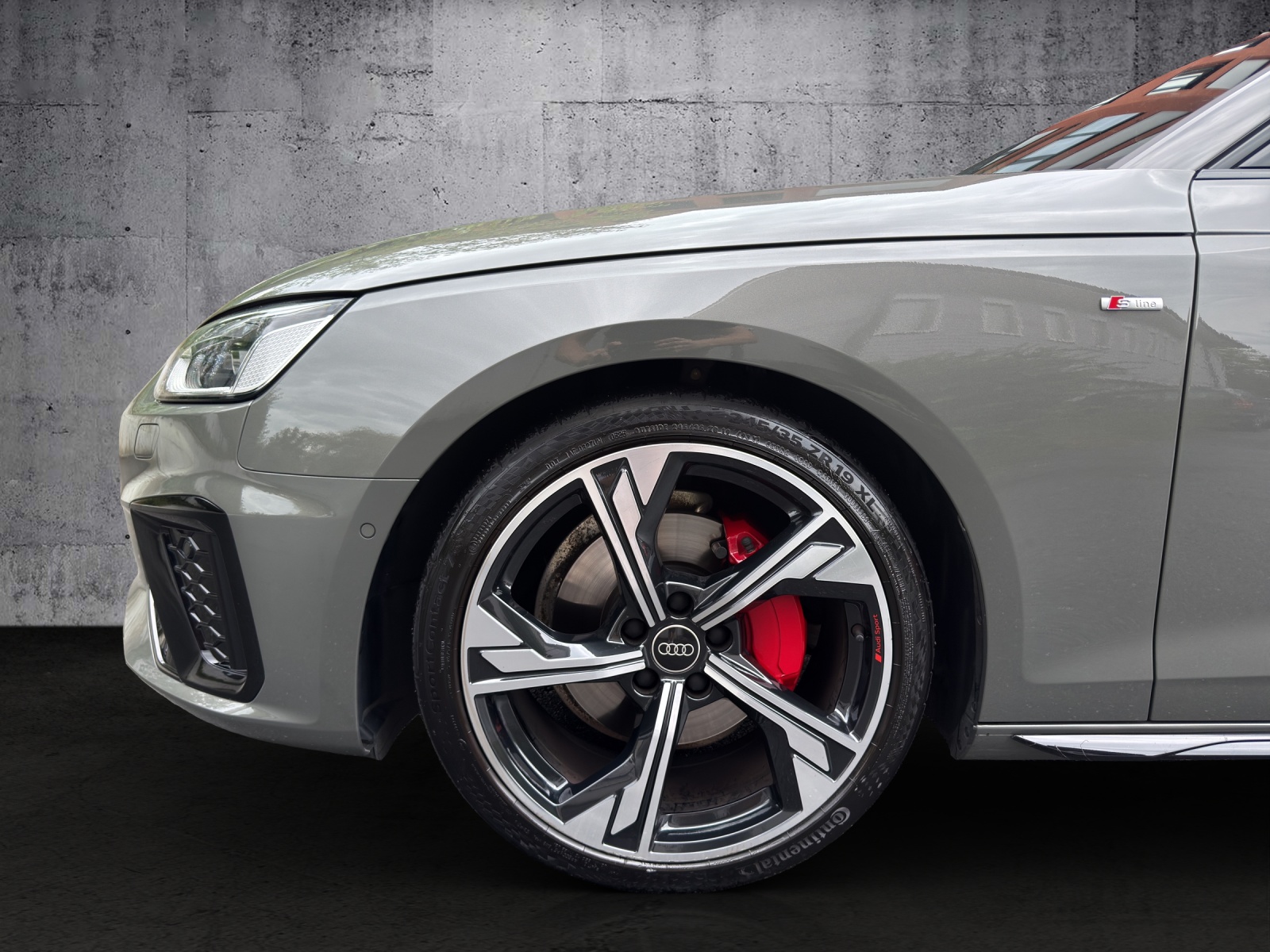 AUDI A4 Avant 40 TDI S line Attraction quattro S-tronic *CH-FZG / Werksgarantie / Gratisservice*-image-4
