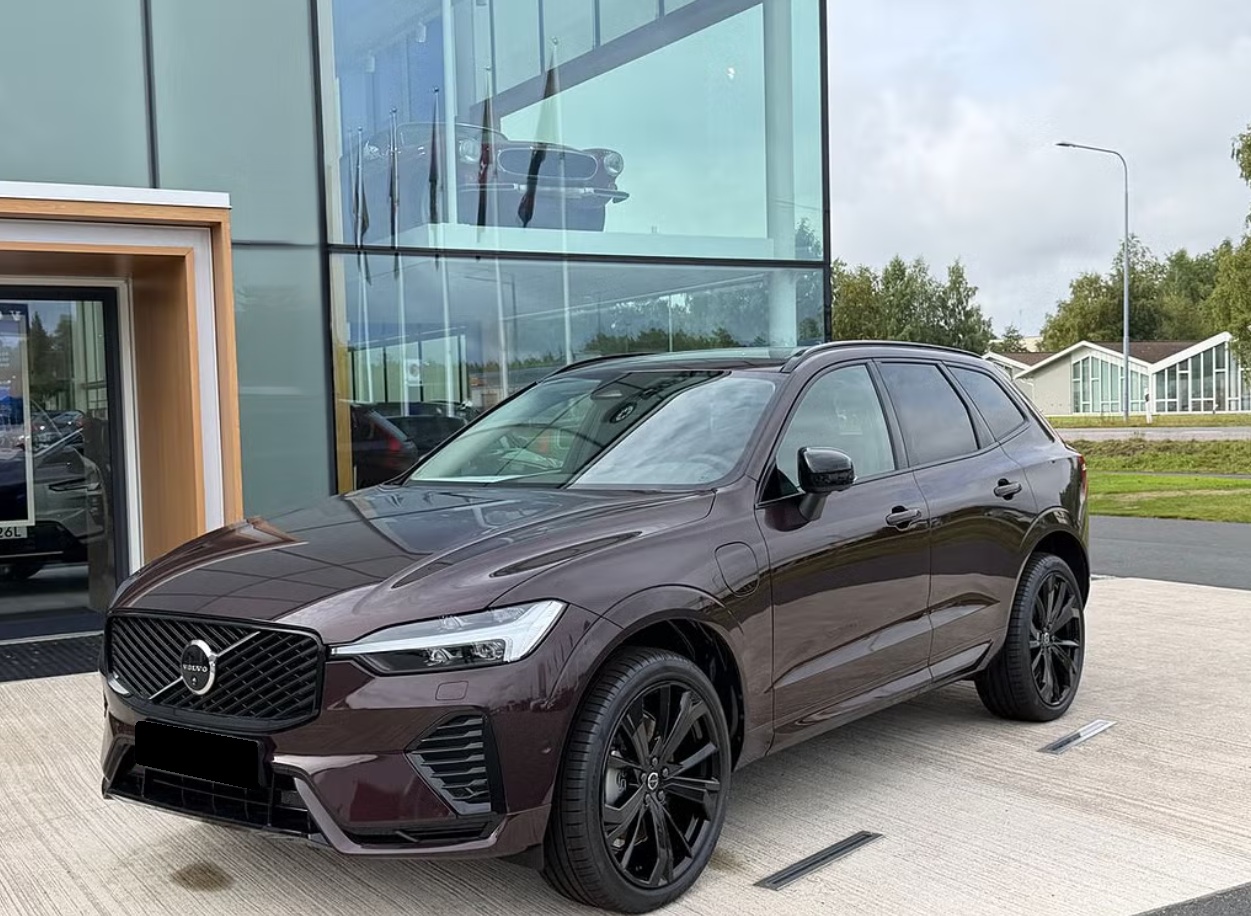 VOLVO XC60 T6 eAWD PluginHybrid Plus Dark Geartronic-image-0