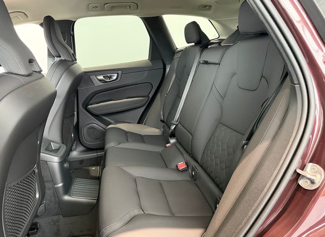 VOLVO XC60 T6 eAWD PluginHybrid Plus Dark Geartronic-image-5