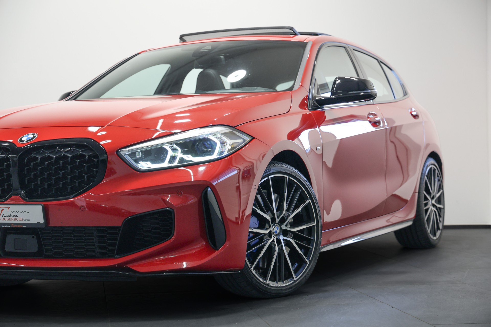 BMW M135i xDrive Steptronic *frisch ab Service*frisch ab MFK*-image-8