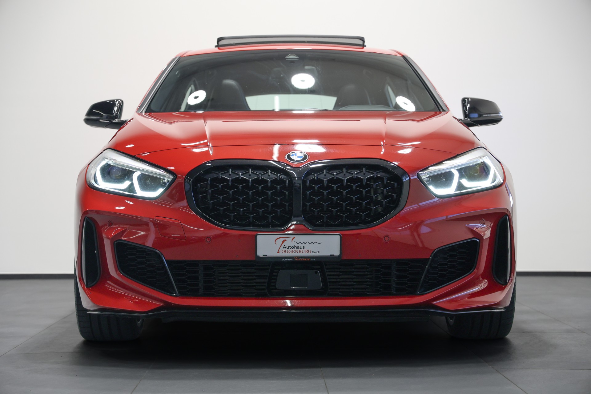 BMW M135i xDrive Steptronic *frisch ab Service*frisch ab MFK*-image-5
