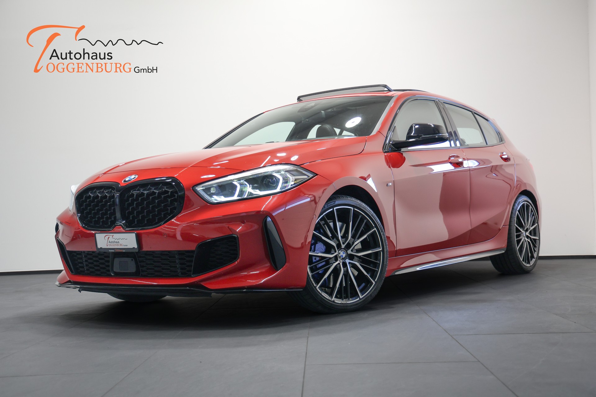 BMW M135i xDrive Steptronic *frisch ab Service*frisch ab MFK*-image-2