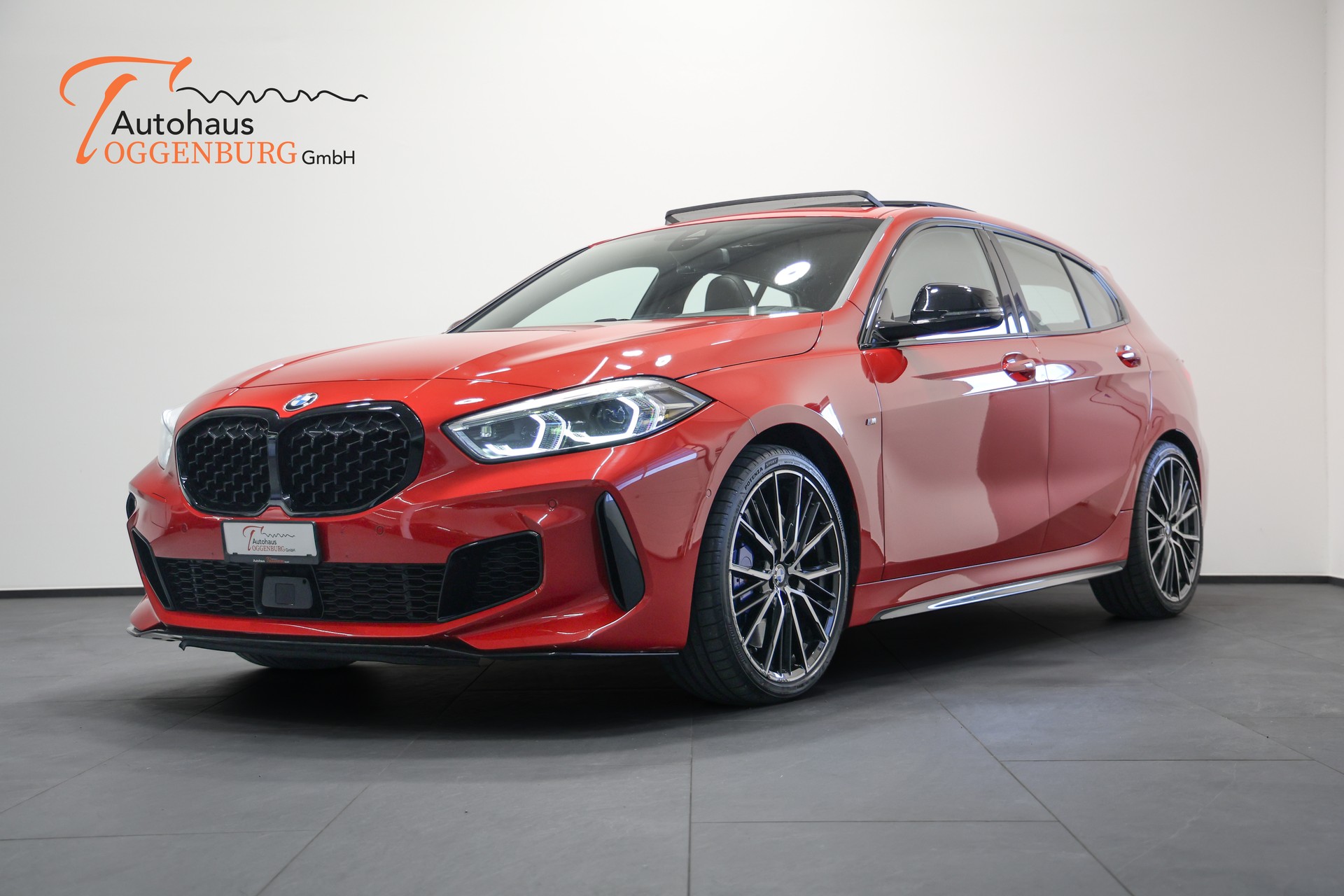 BMW M135i xDrive Steptronic *frisch ab Service*frisch ab MFK*-image-3