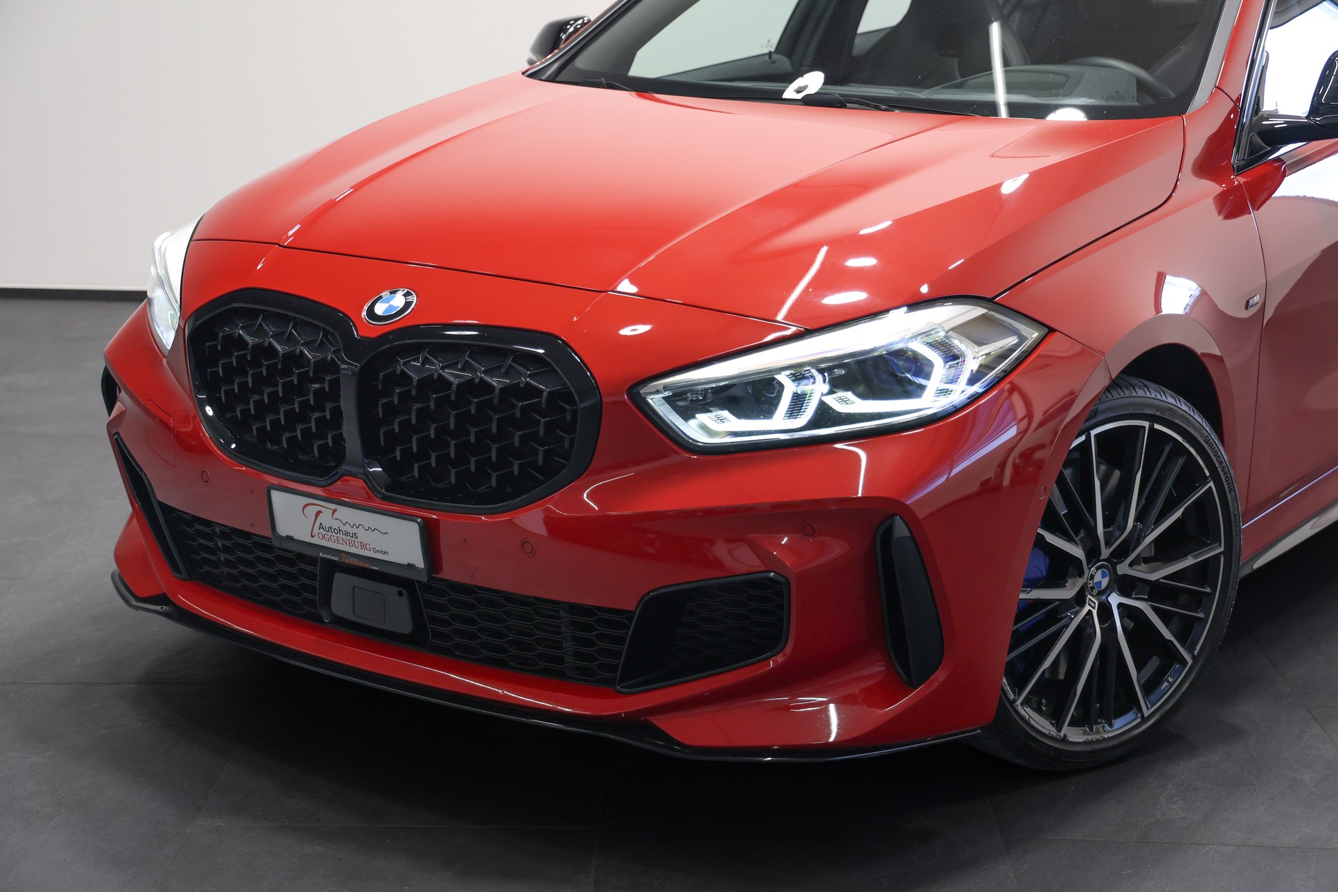 BMW M135i xDrive Steptronic *frisch ab Service*frisch ab MFK*-image-7