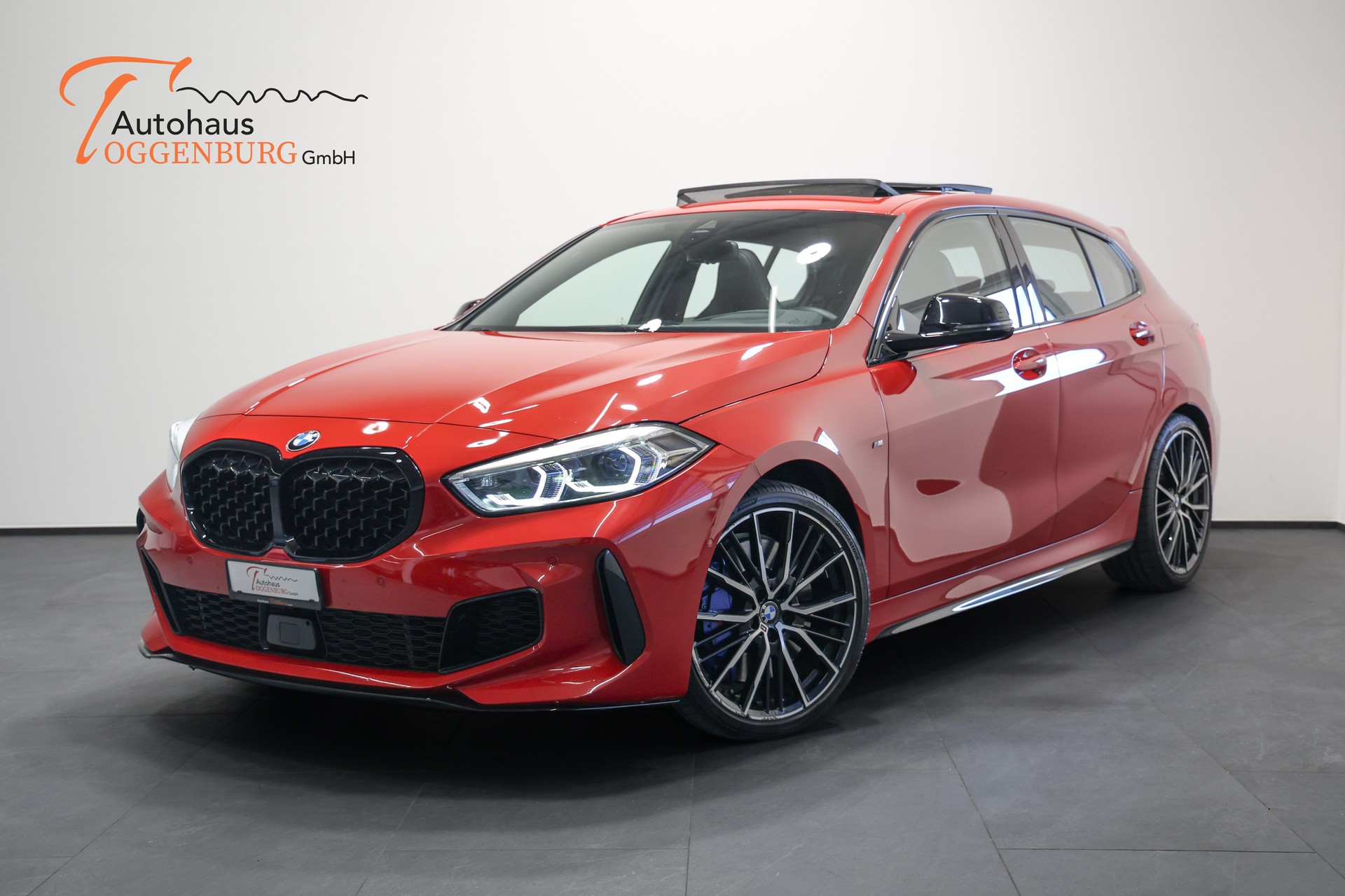 BMW M135i xDrive Steptronic *frisch ab Service*frisch ab MFK*-image-0