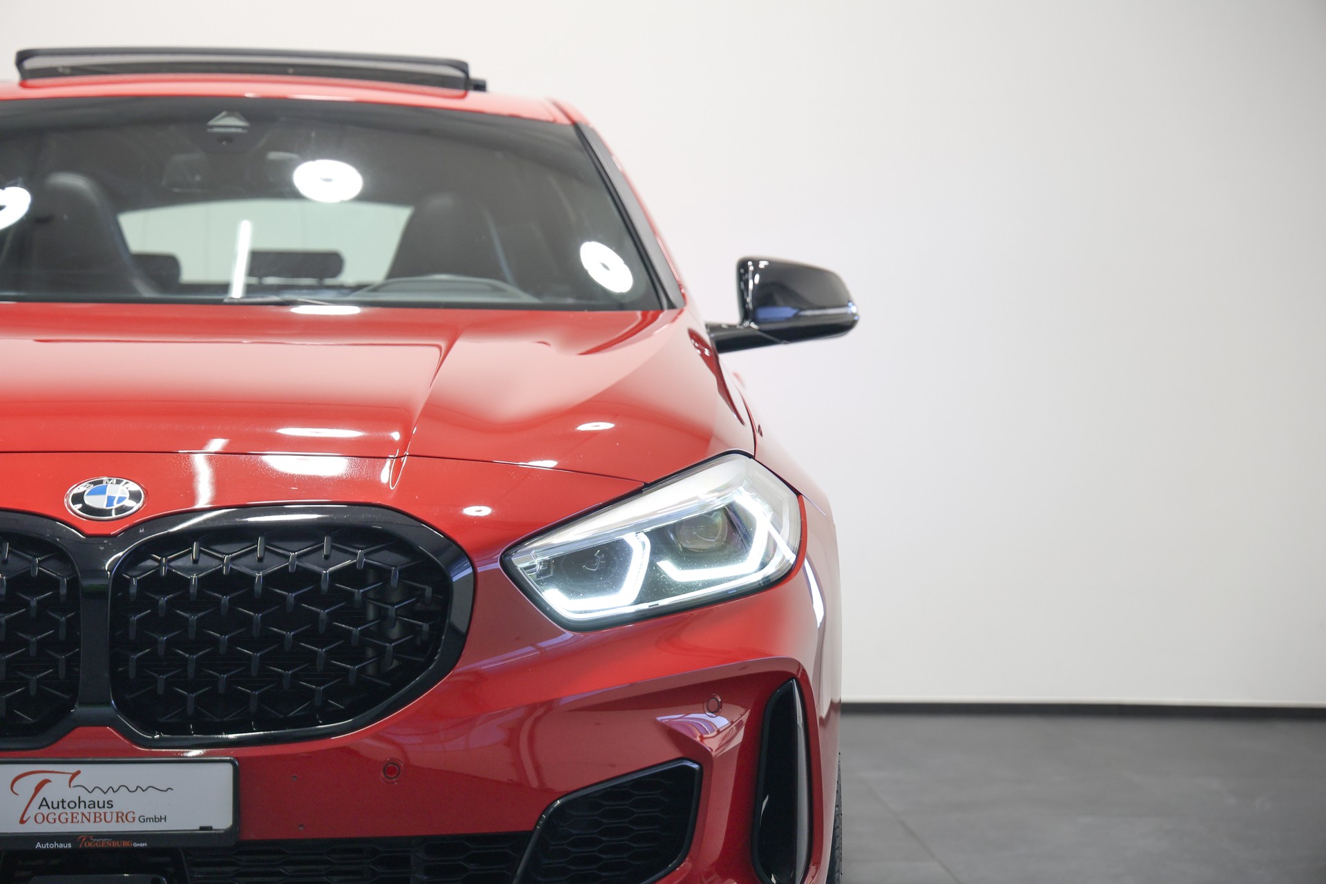BMW M135i xDrive Steptronic *frisch ab Service*frisch ab MFK*-image-6
