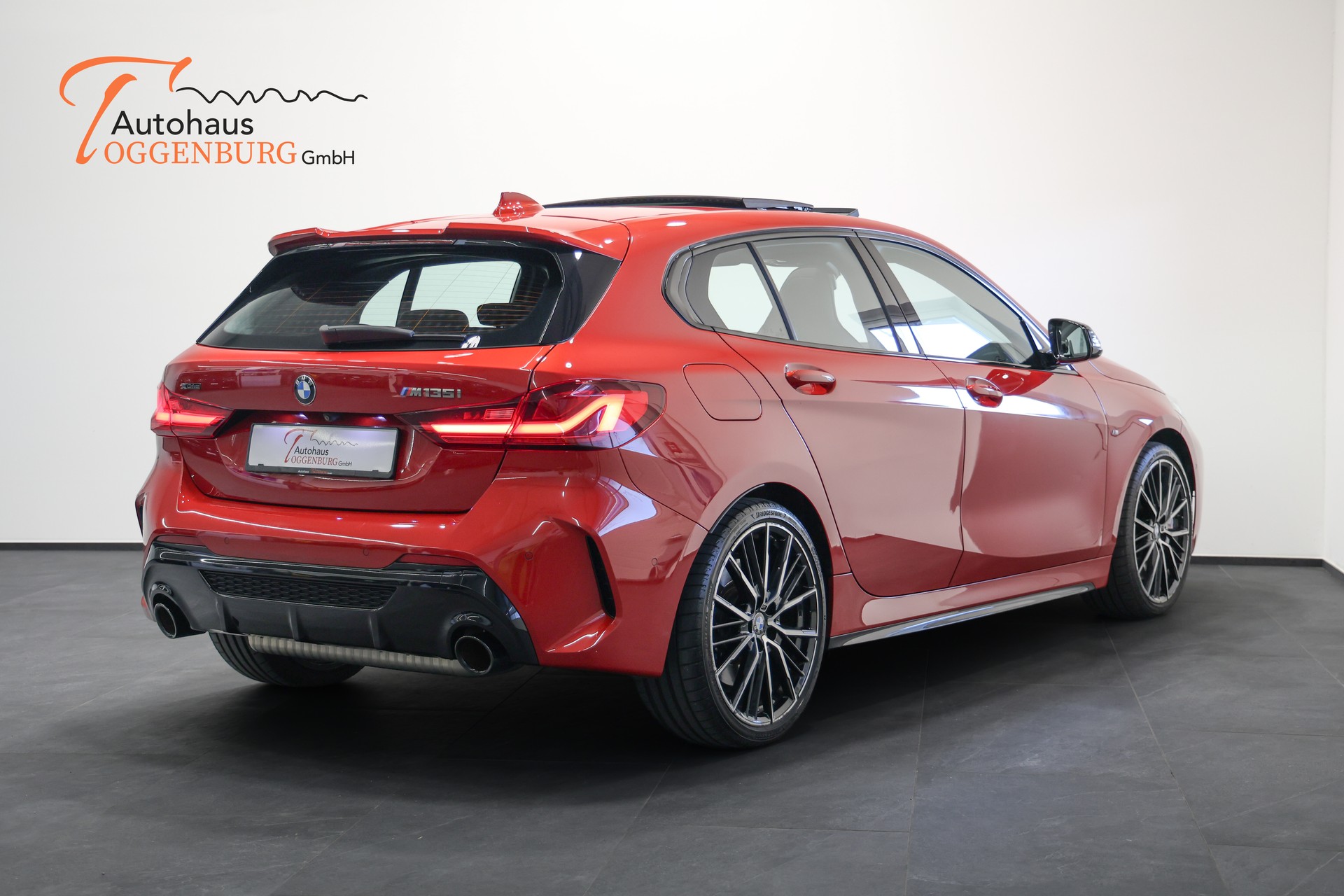 BMW M135i xDrive Steptronic *frisch ab Service*frisch ab MFK*-image-15