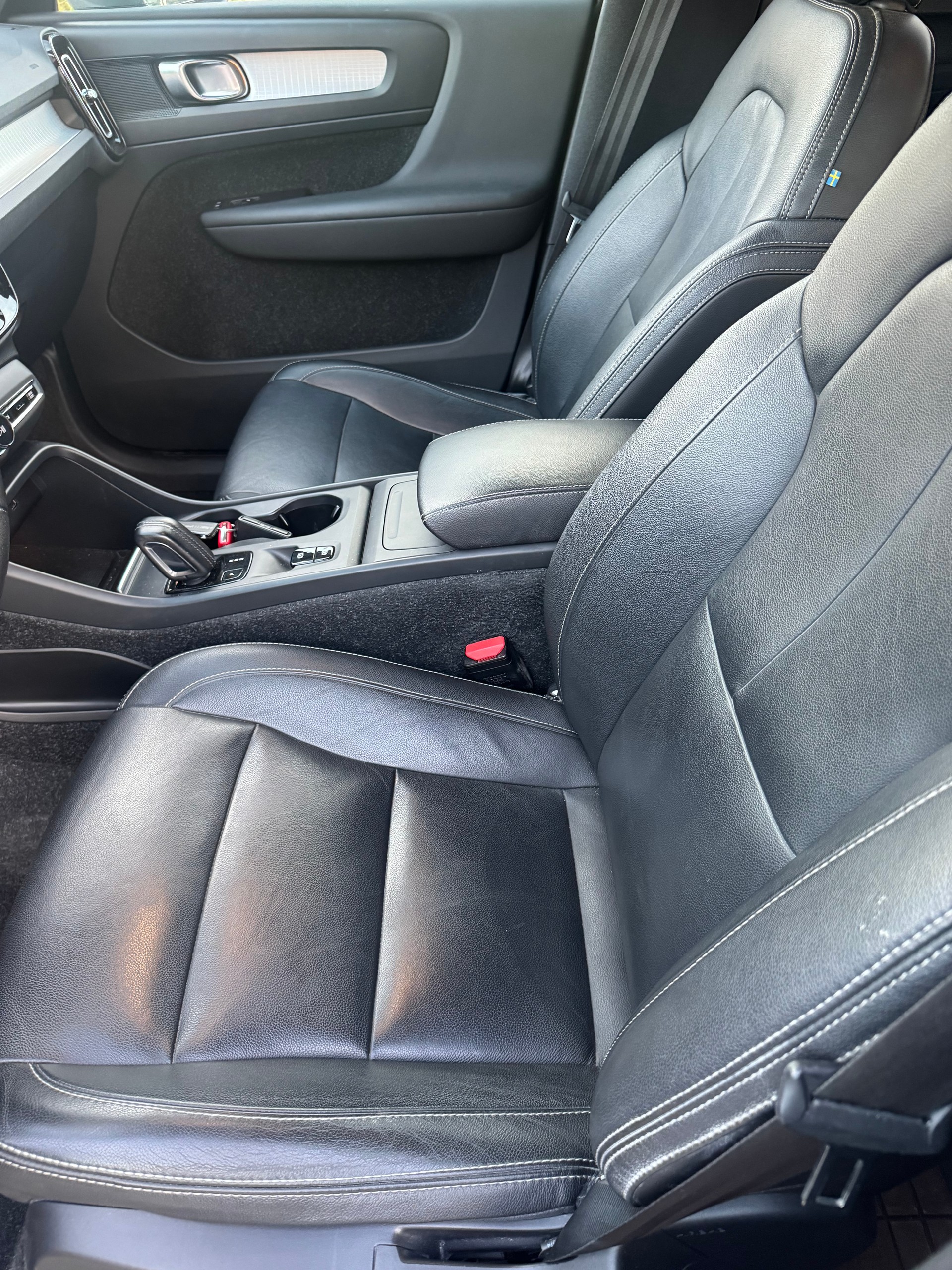 VOLVO XC40 D3 AWD Momentum Geartronic-image-11