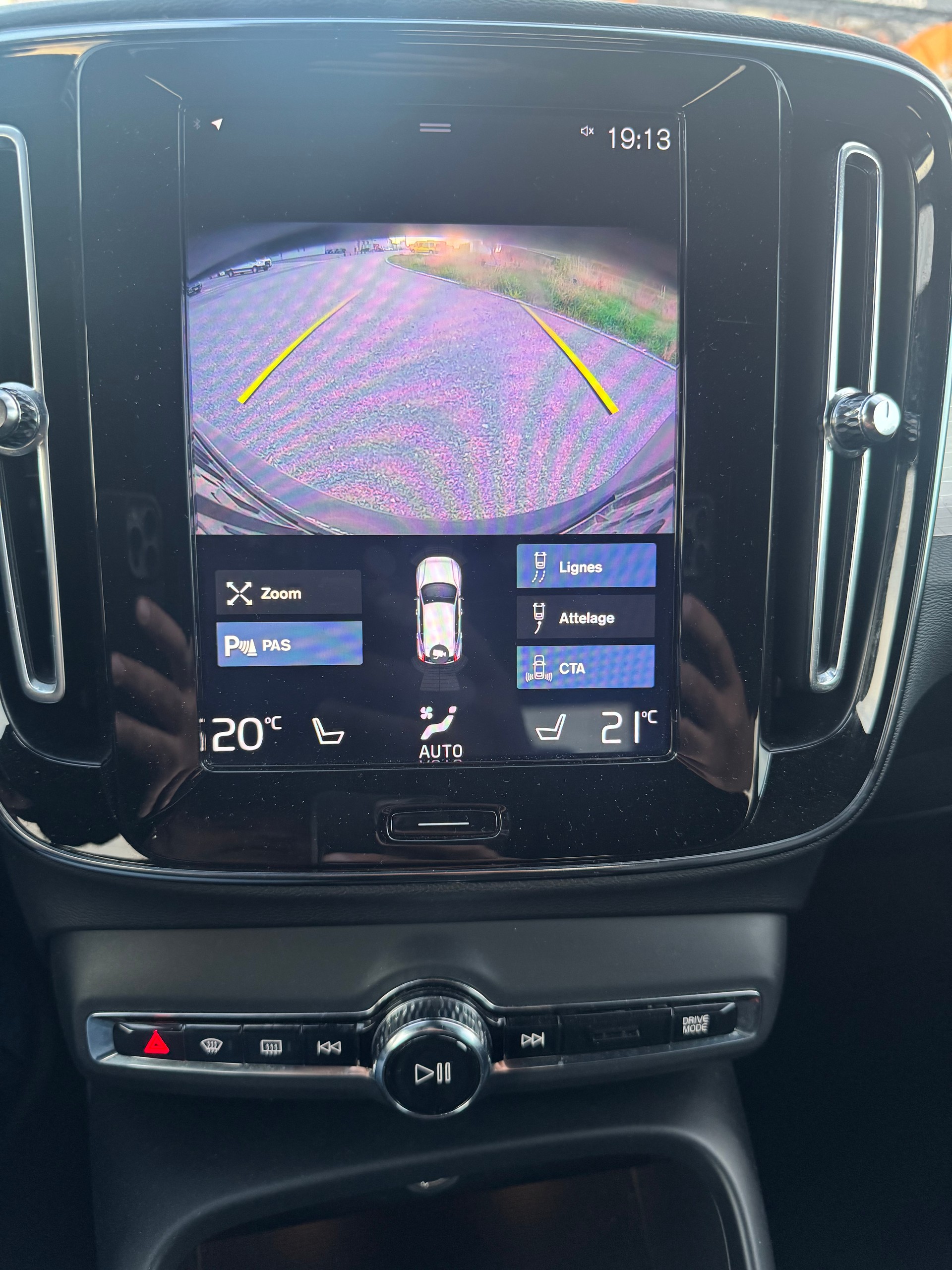 VOLVO XC40 D3 AWD Momentum Geartronic-image-5