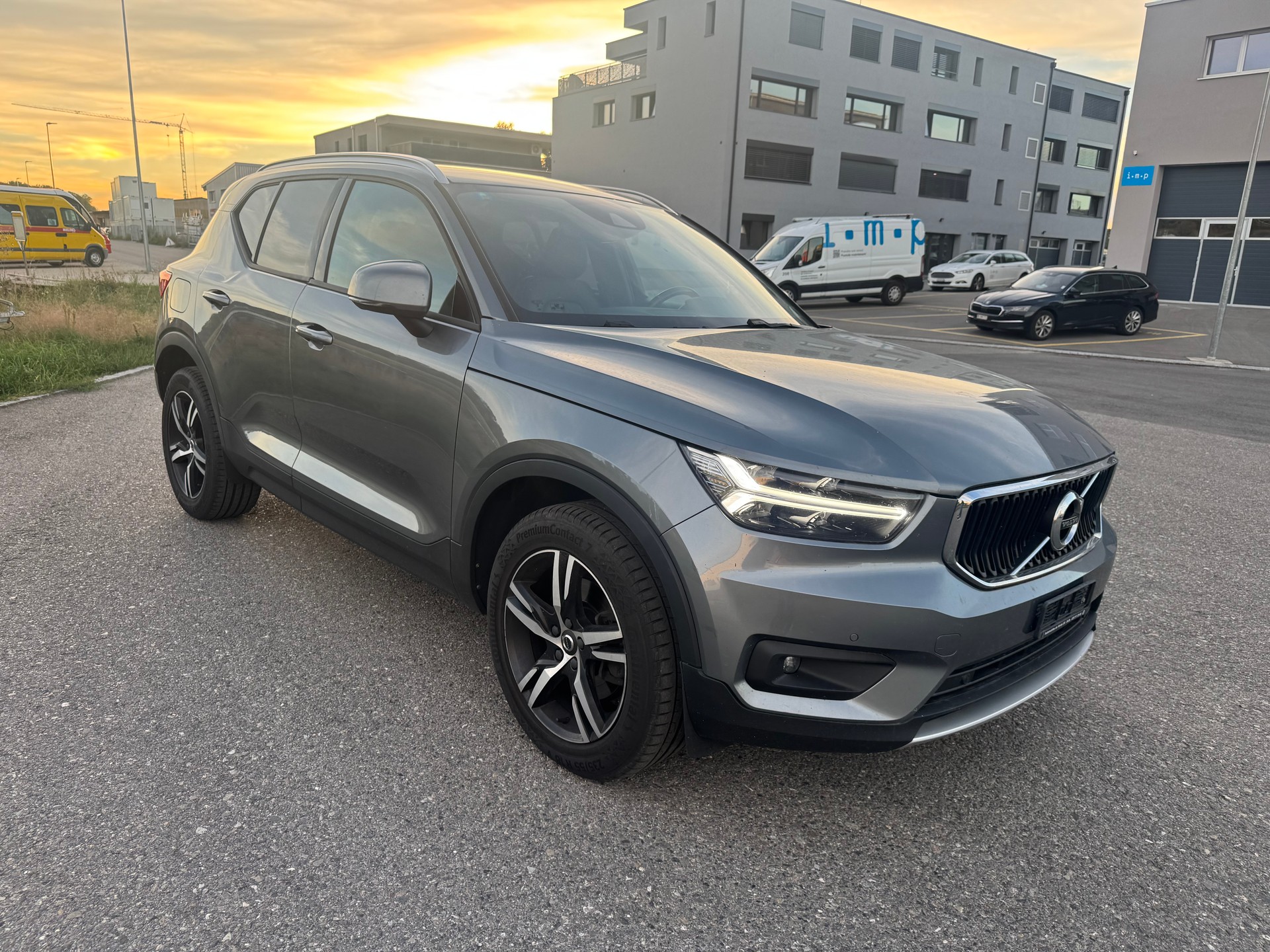 VOLVO XC40 D3 AWD Momentum Geartronic-image-2