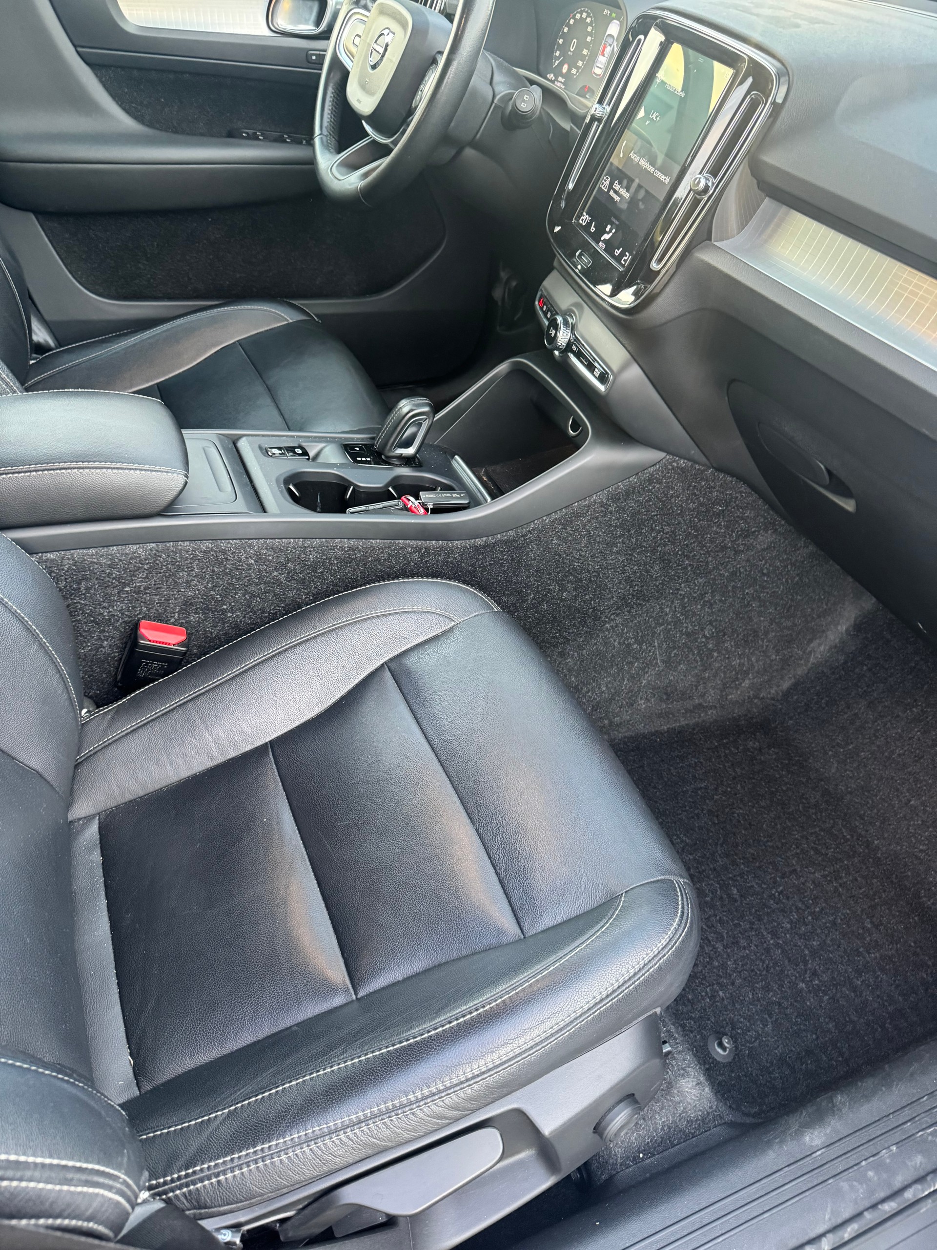 VOLVO XC40 D3 AWD Momentum Geartronic-image-14