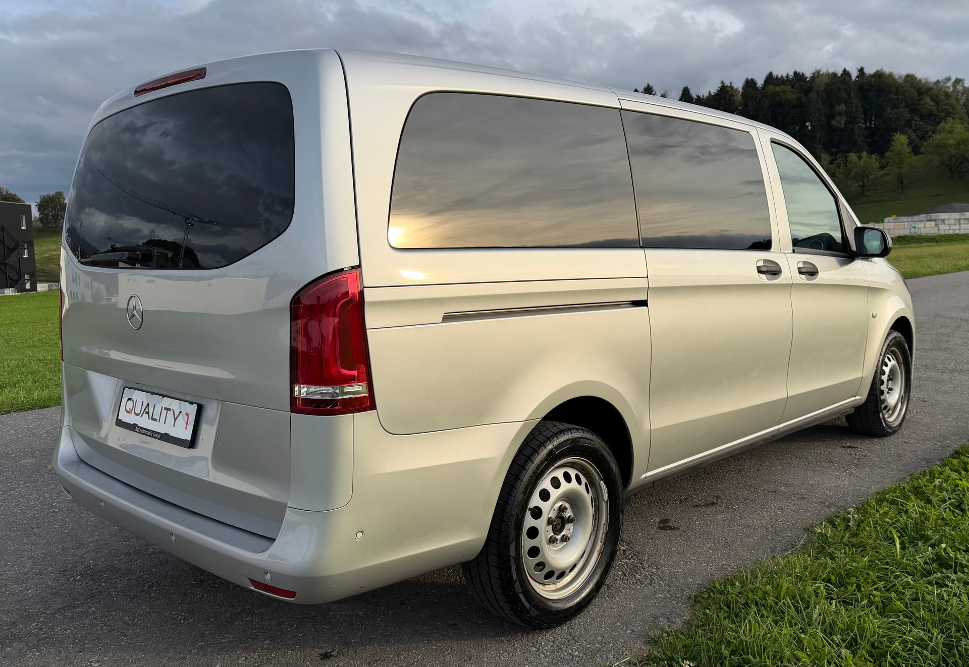 MERCEDES-BENZ Vito 116 CDI Lang Select Tourer 4Matic 9G-Tronic-image-5