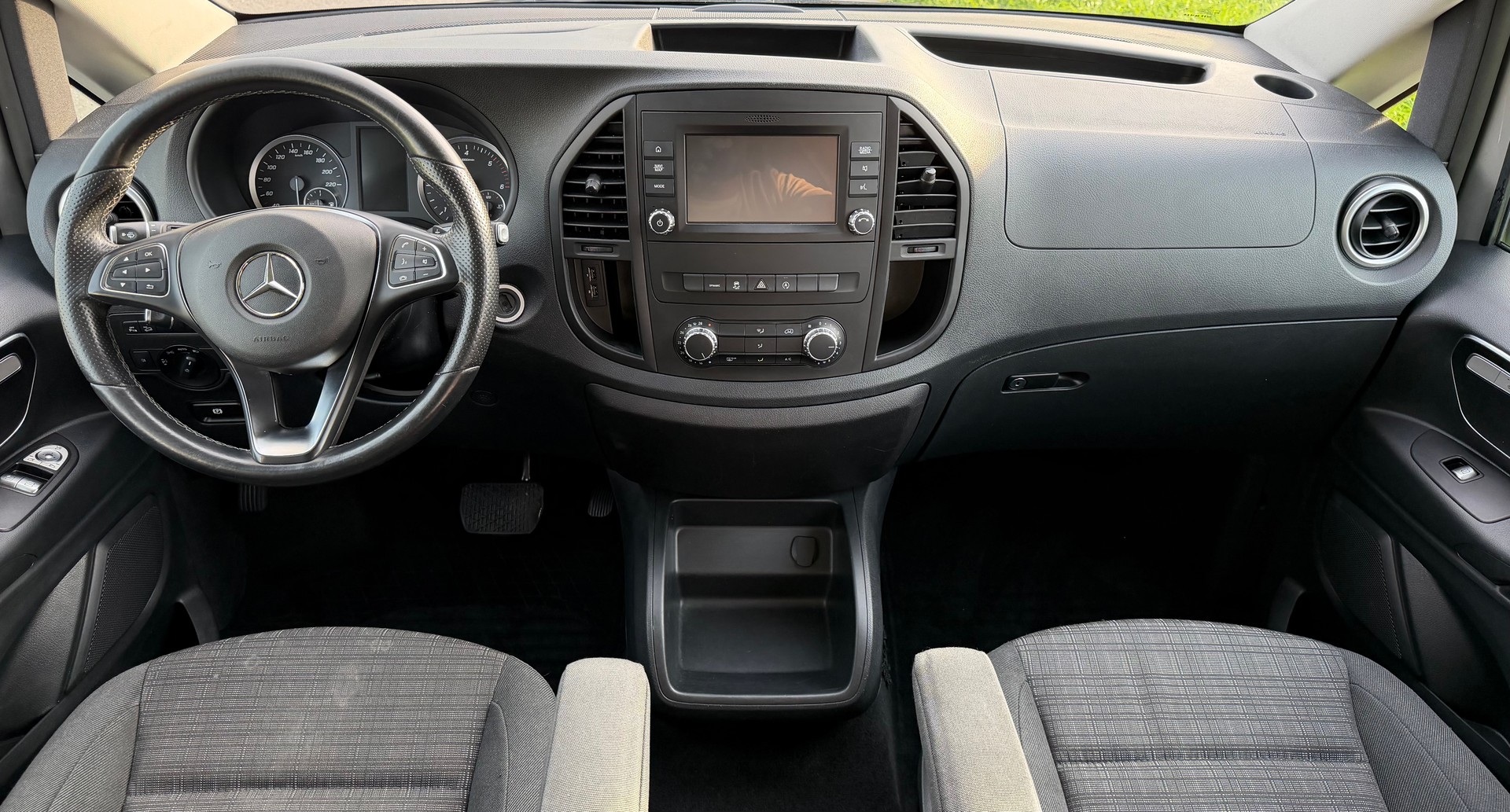 MERCEDES-BENZ Vito 116 CDI Lang Select Tourer 4Matic 9G-Tronic-image-12