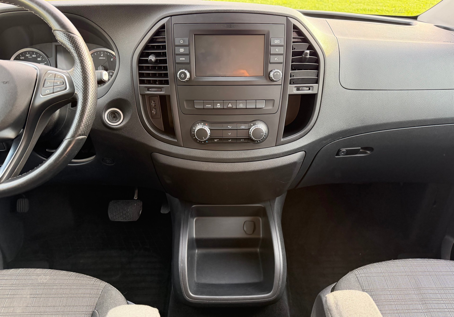 MERCEDES-BENZ Vito 116 CDI Lang Select Tourer 4Matic 9G-Tronic-image-14