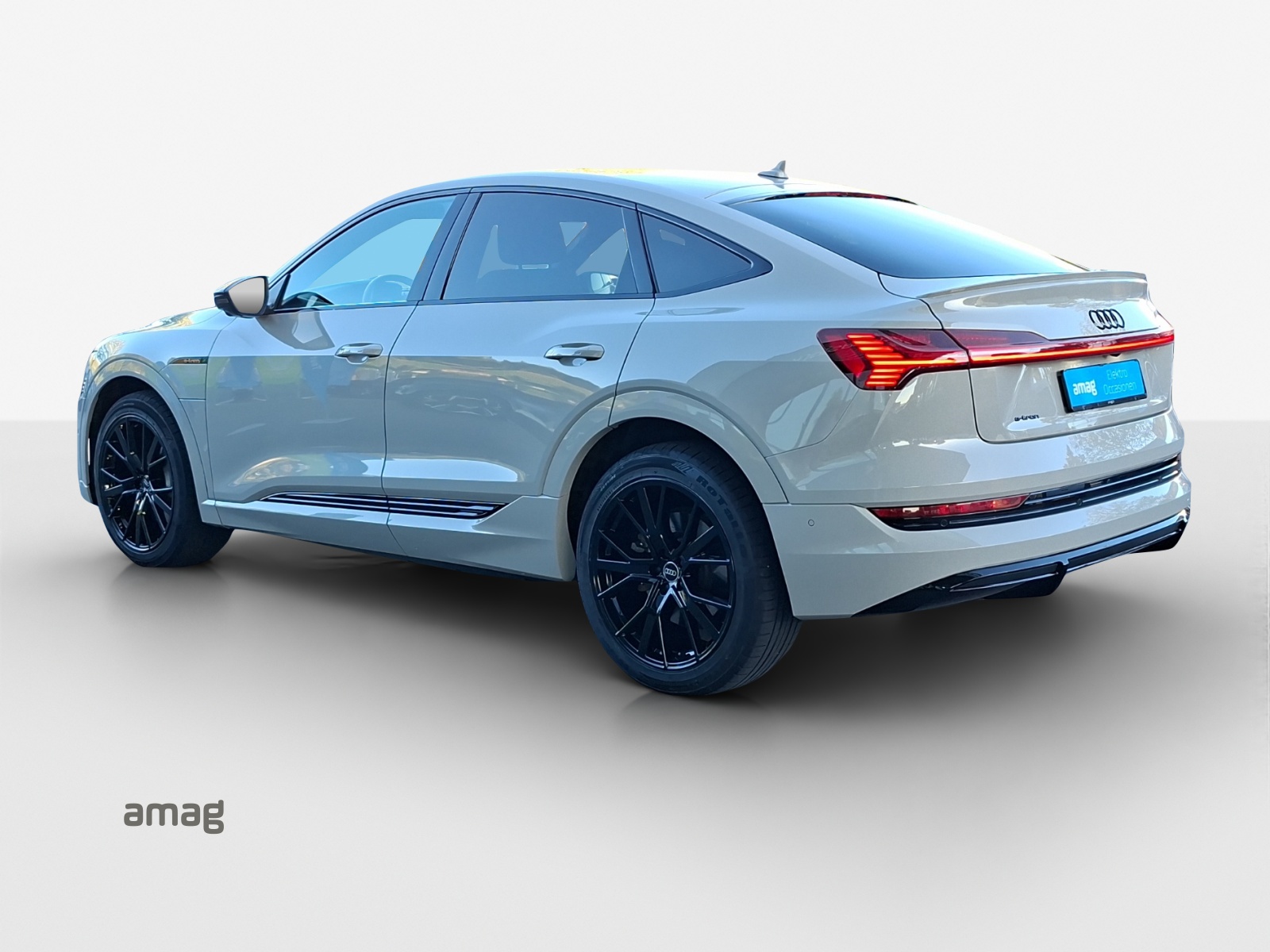AUDI e-tron 55 Sportback S Line Black Edition quattro-image-2