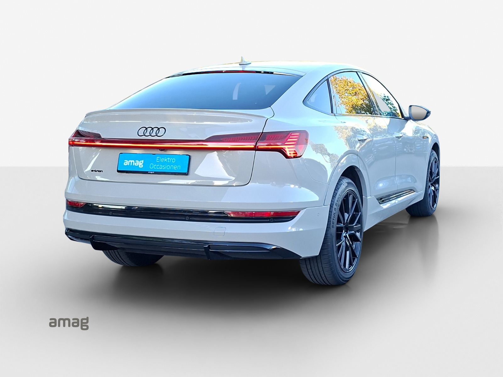 AUDI e-tron 55 Sportback S Line Black Edition quattro-image-5