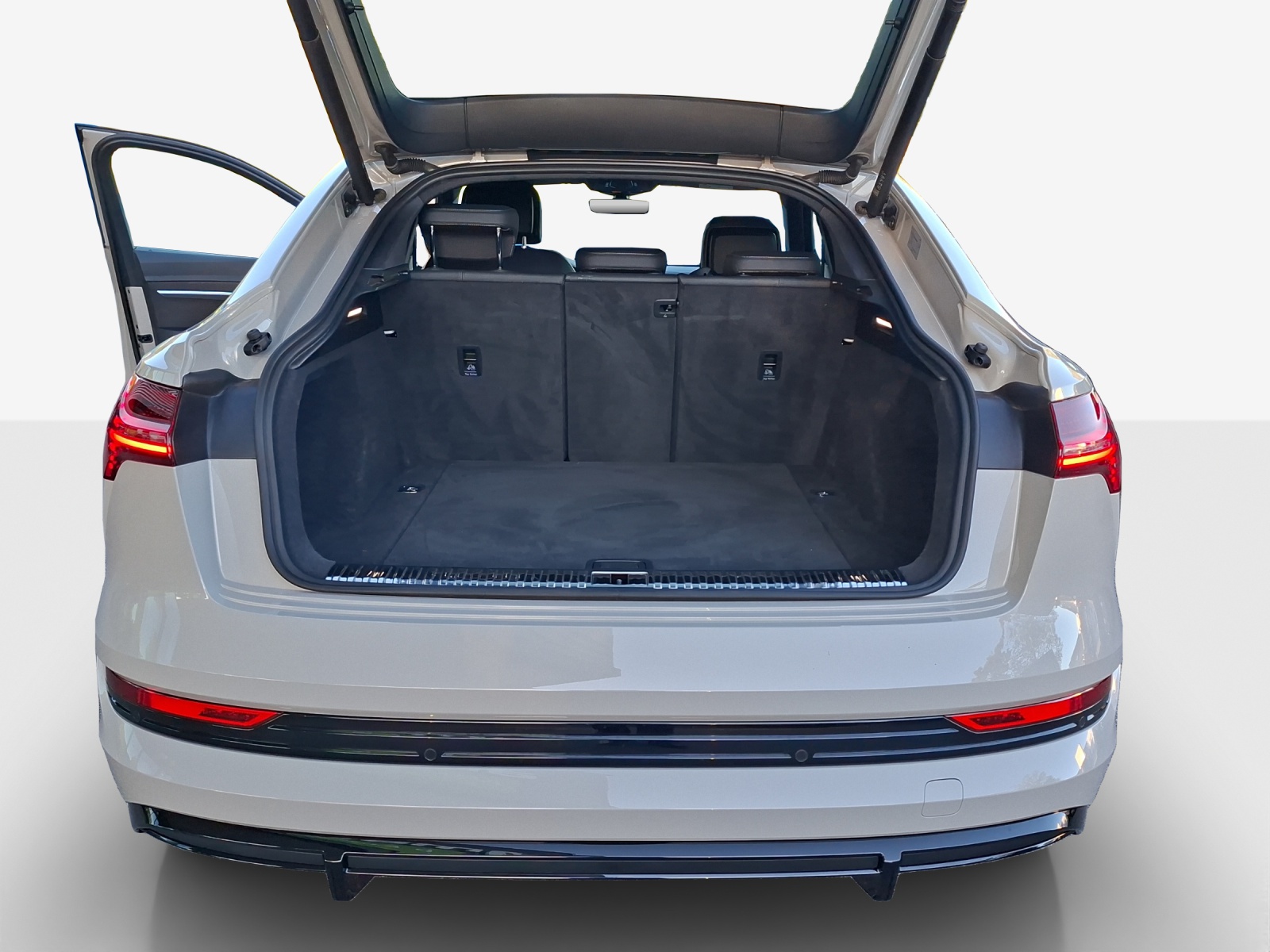 AUDI e-tron 55 Sportback S Line Black Edition quattro-image-13