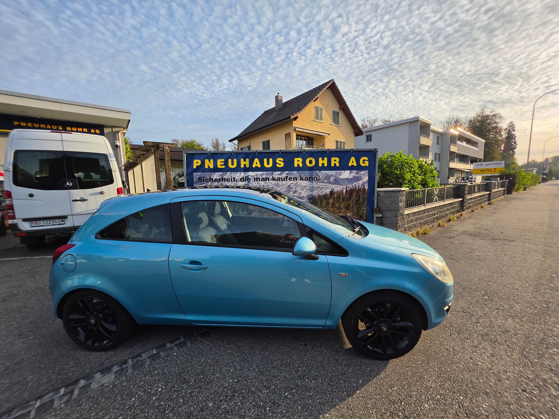 OPEL Corsa 1.4 TP Color Beast-image-2