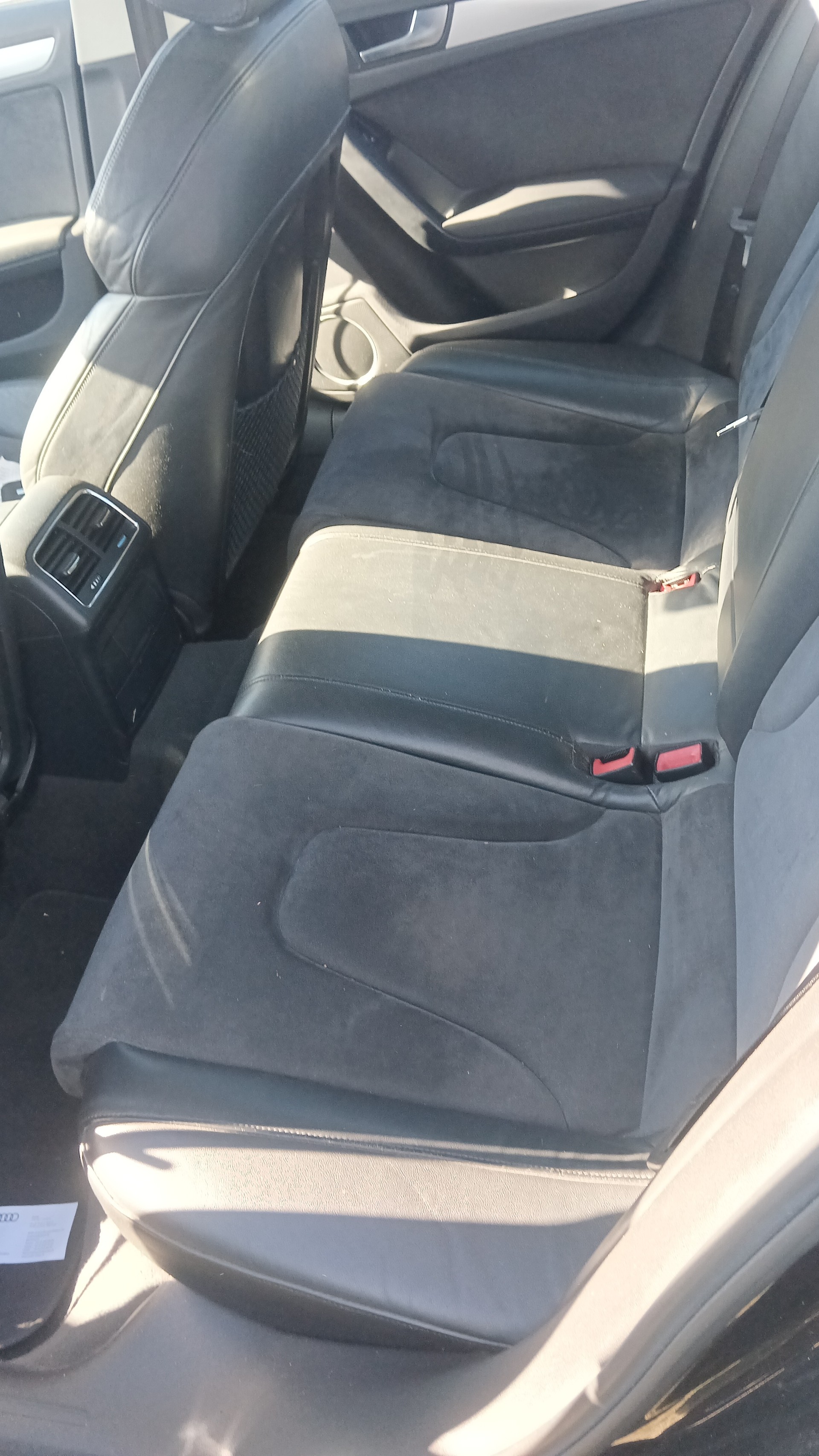 AUDI A4 Limousine 3.2 FSI quattro tiptronic-image-7