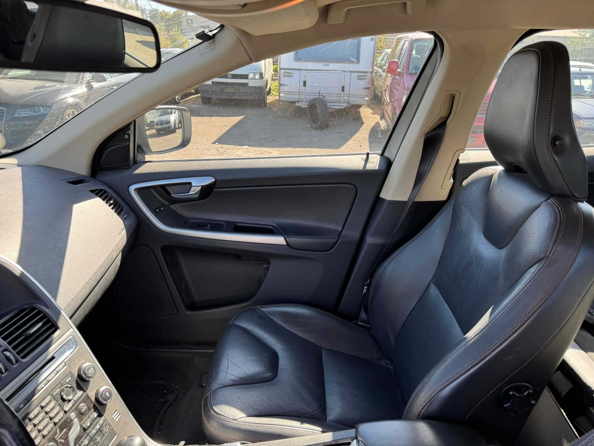 VOLVO XC60 T6 AWD Momentum Geartronic-image-13