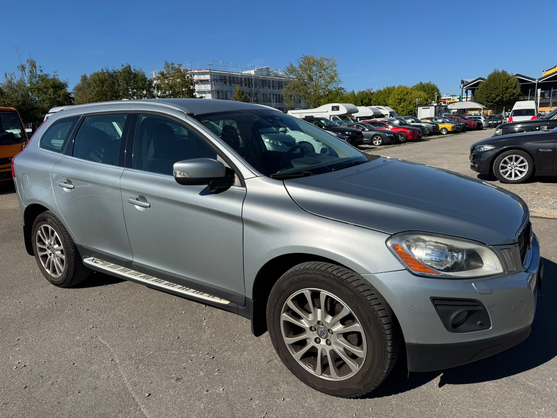 VOLVO XC60 T6 AWD Momentum Geartronic-image-3