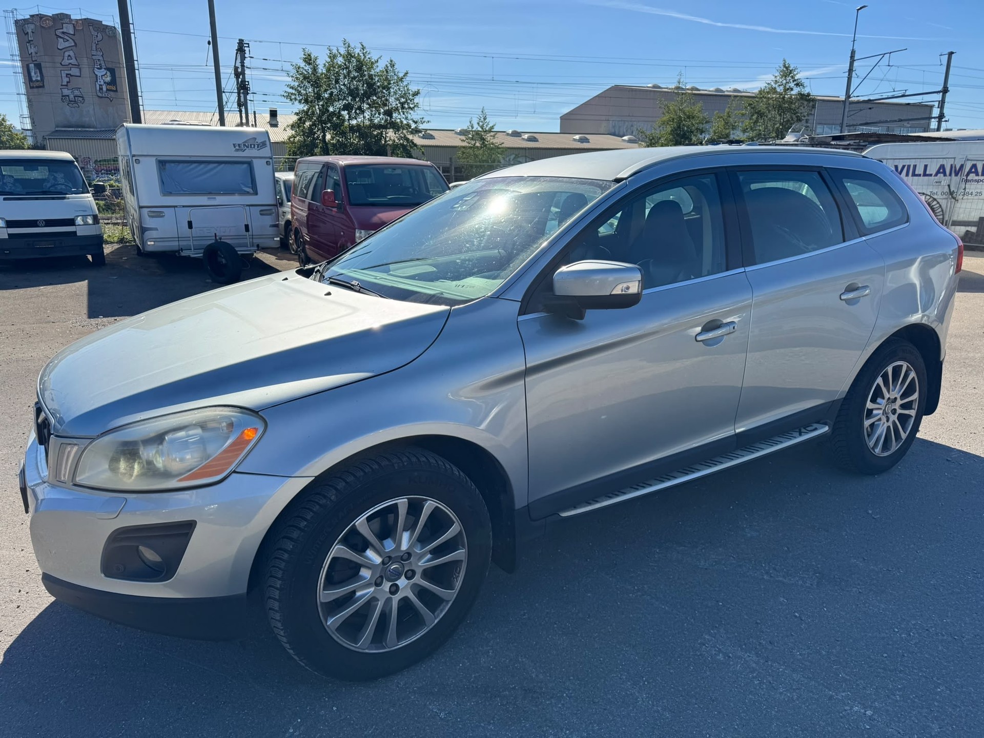 VOLVO XC60 T6 AWD Momentum Geartronic-image-1
