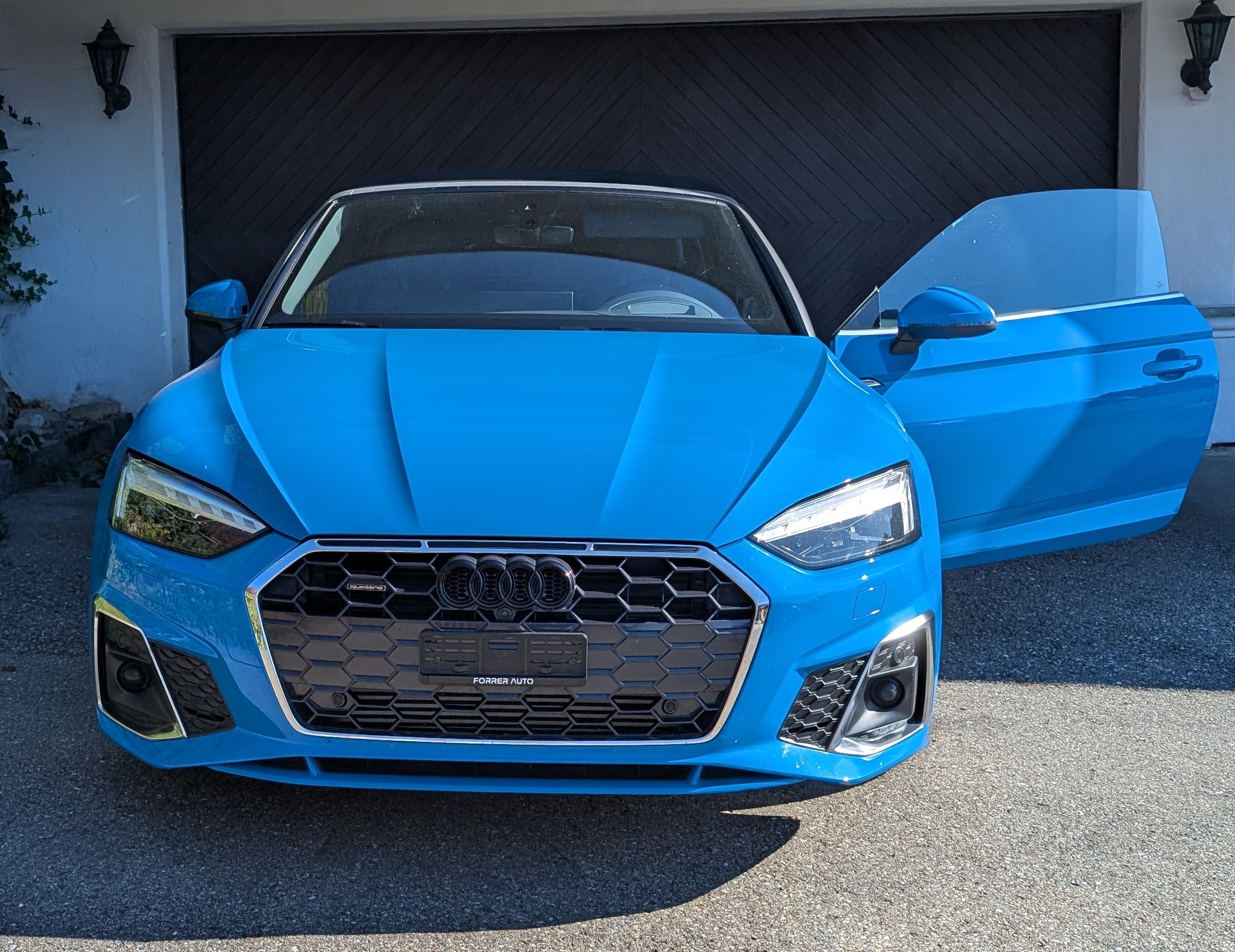 Car photo