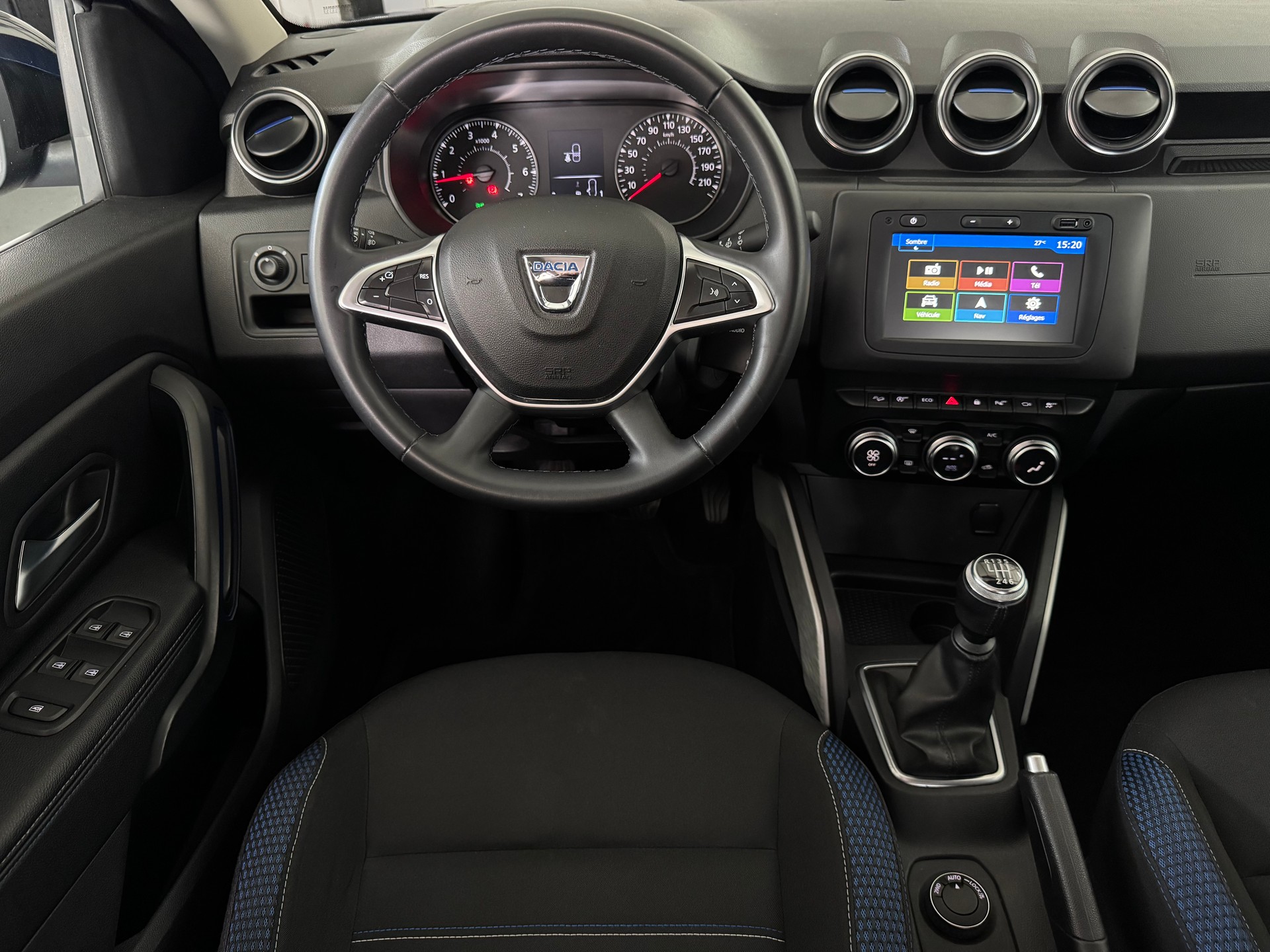 DACIA Duster TCe 150 Celebration 4x4-image-7