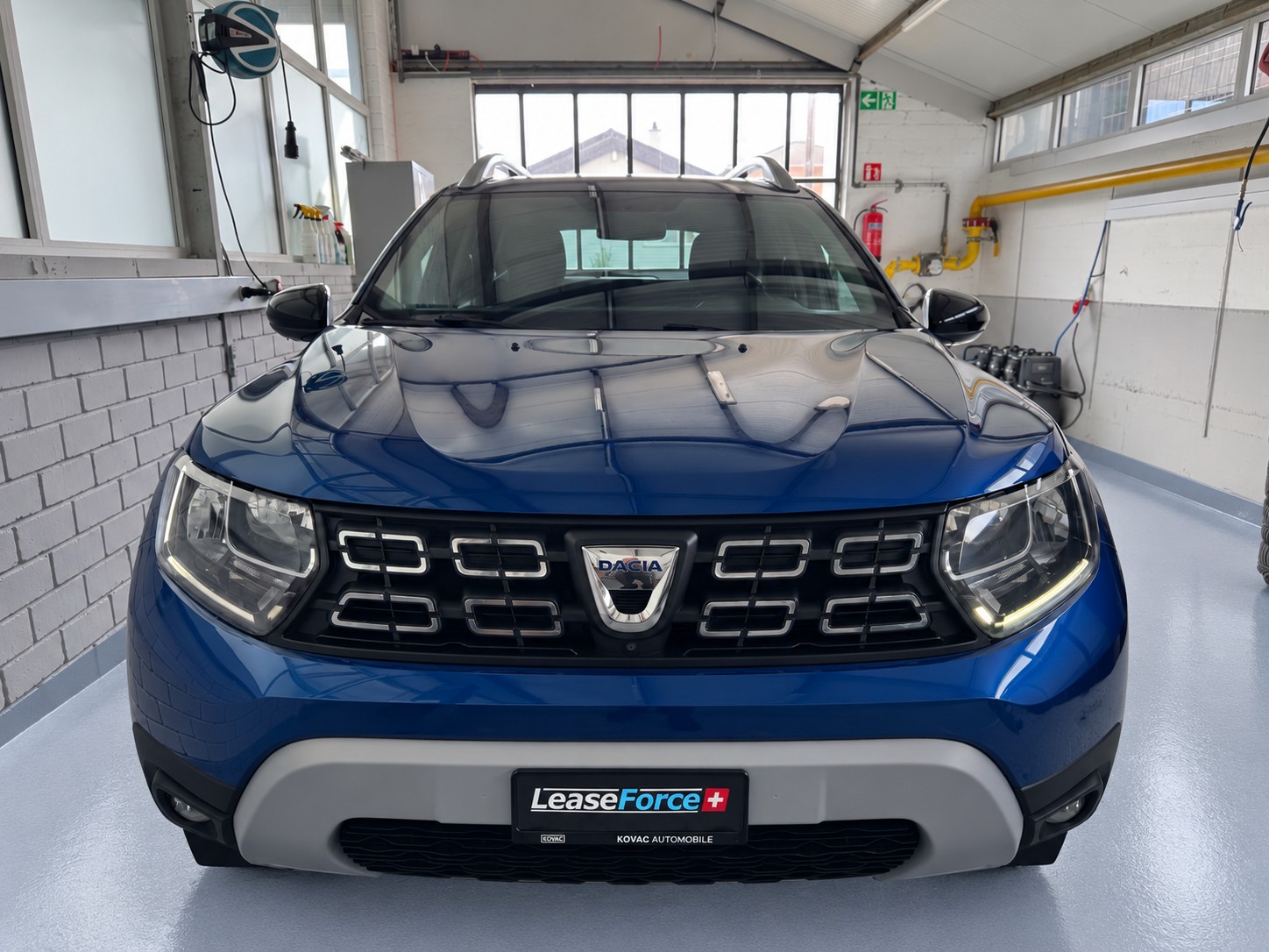 DACIA Duster TCe 150 Celebration 4x4-image-1