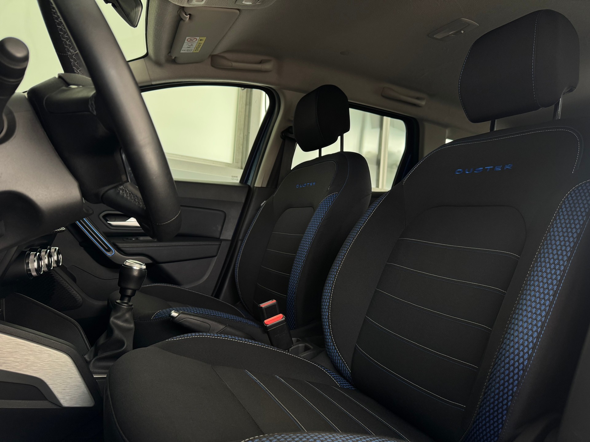 DACIA Duster TCe 150 Celebration 4x4-image-5