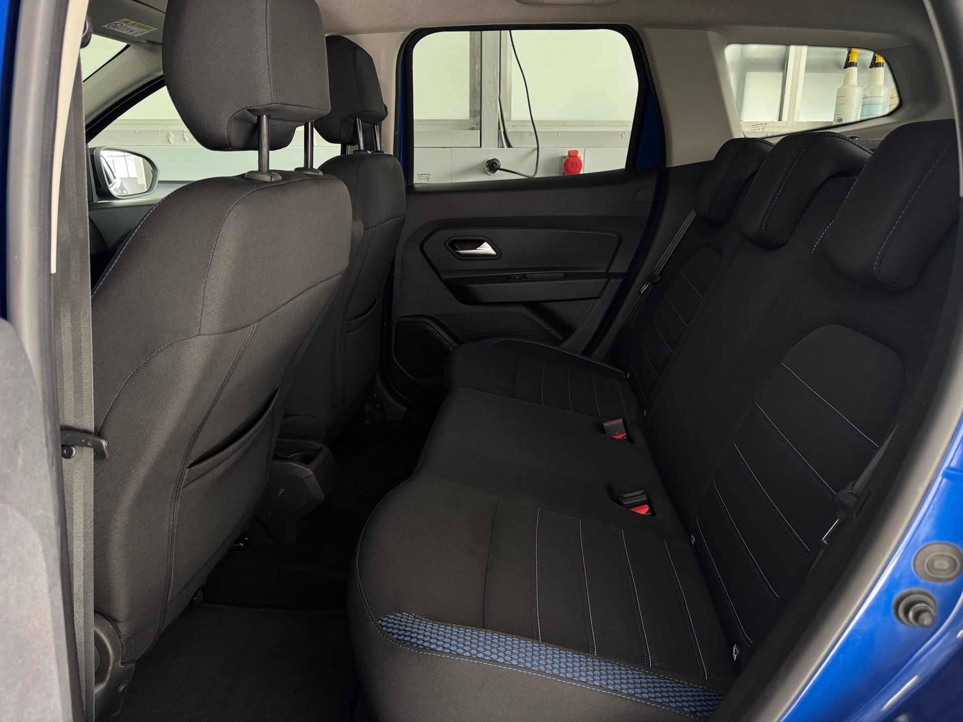 DACIA Duster TCe 150 Celebration 4x4-image-6