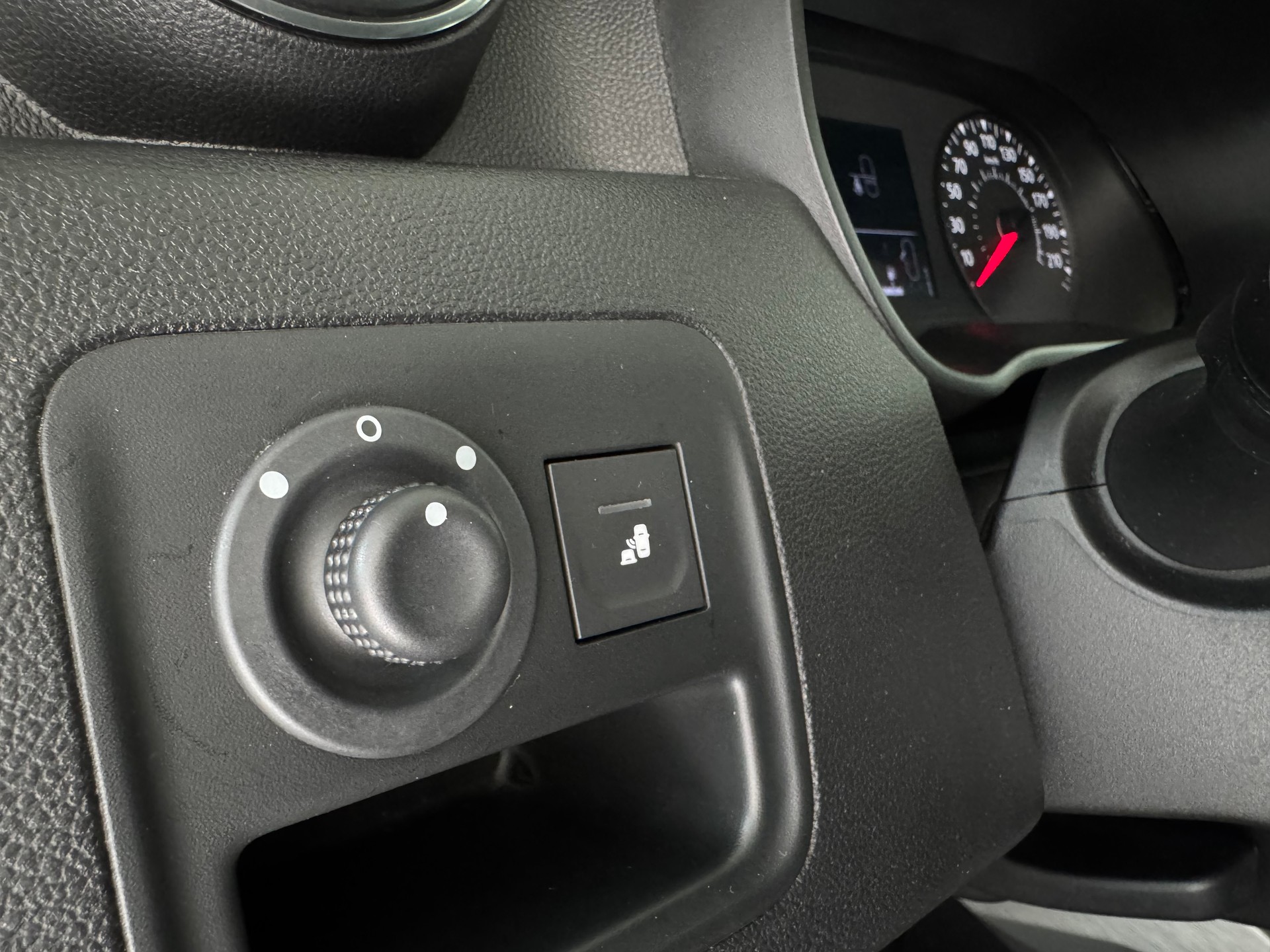 DACIA Duster TCe 150 Celebration 4x4-image-13
