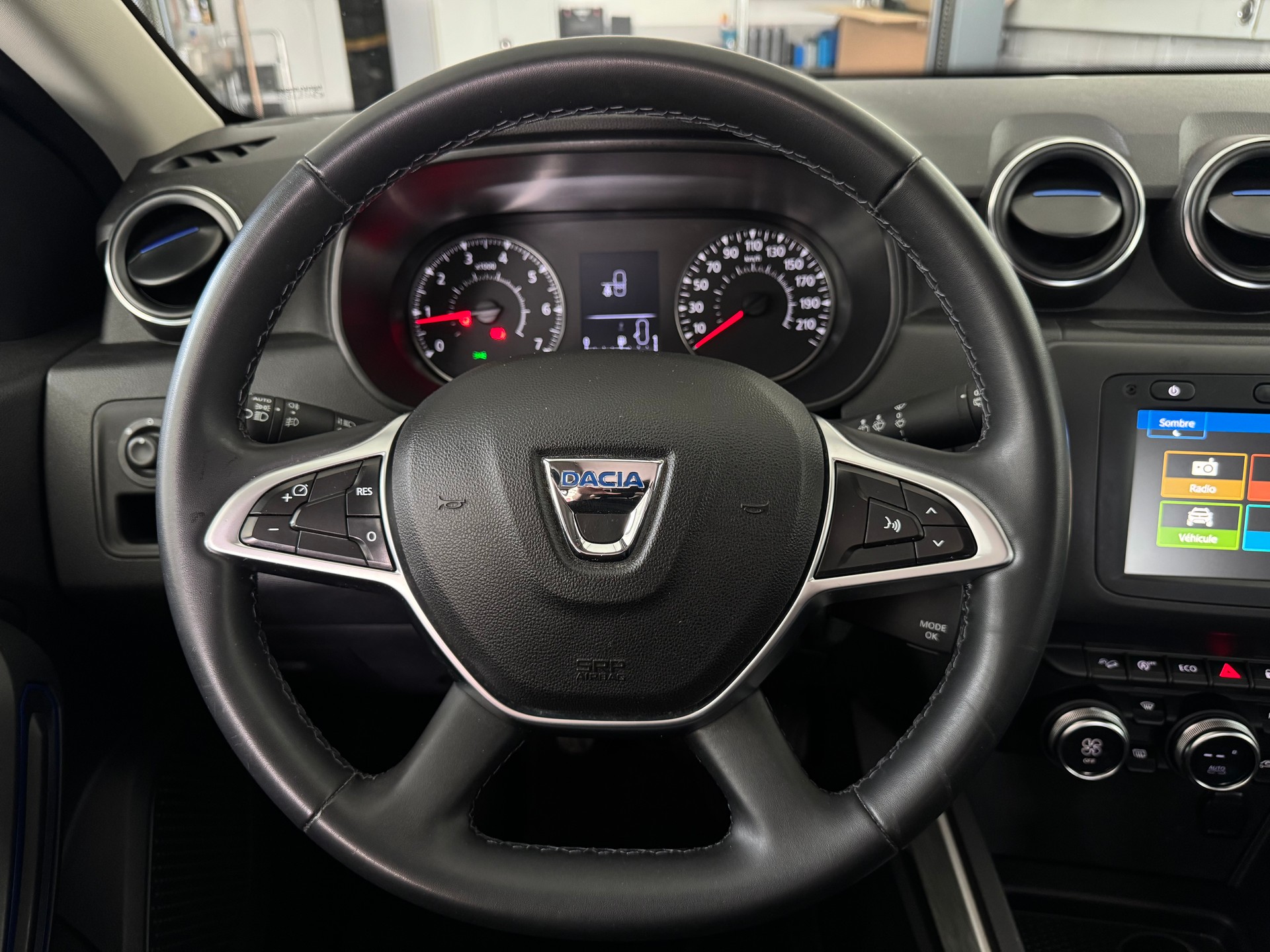 DACIA Duster TCe 150 Celebration 4x4-image-8